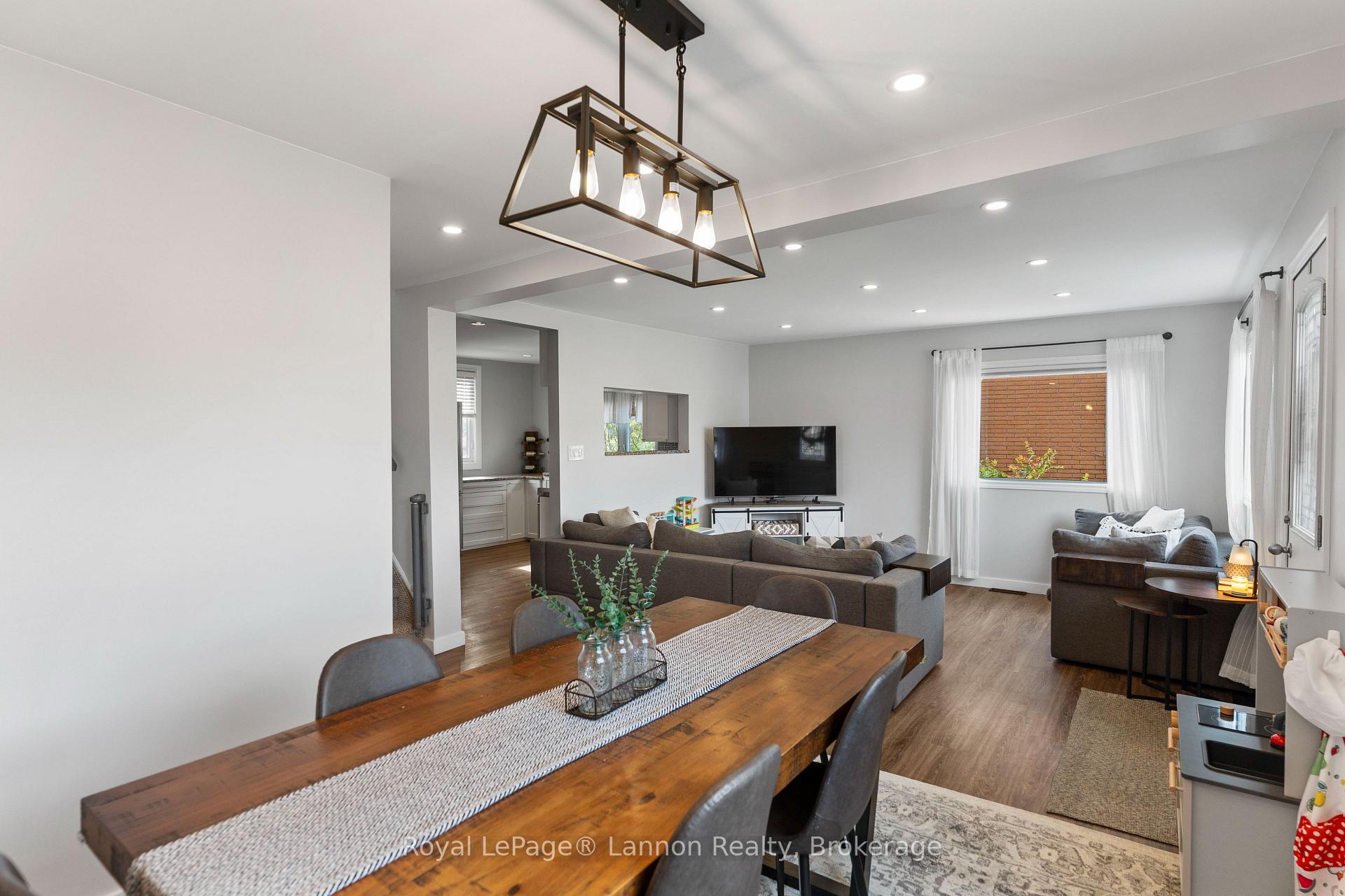 Photo 10 of 95 Oswald Street, Thunder Bay, Shuniah — HOMEH