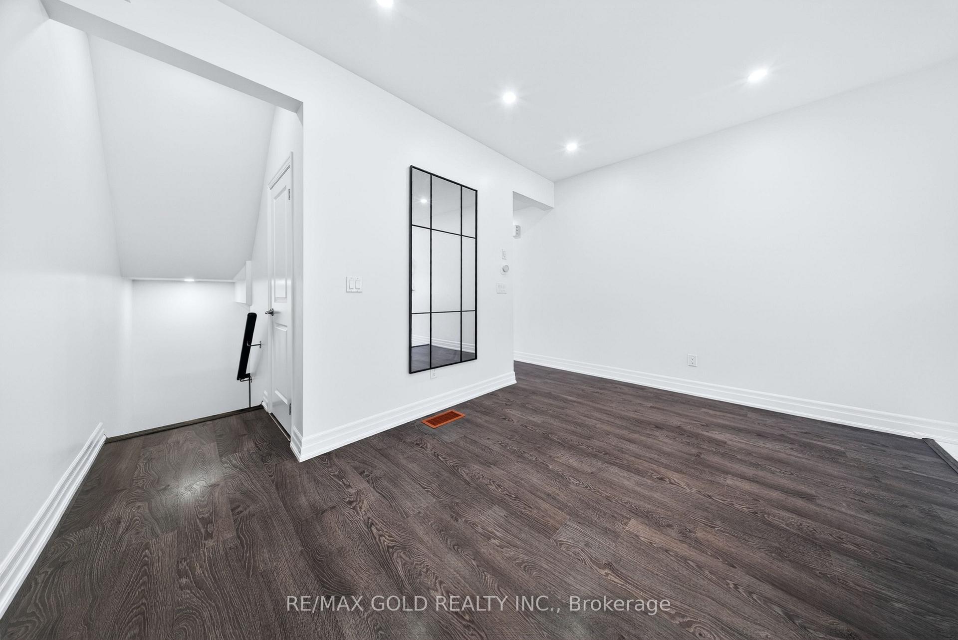 Photo 6 of Unit 12, 384 Arctic Red Drive, Oshawa, Windfields — HOMEH