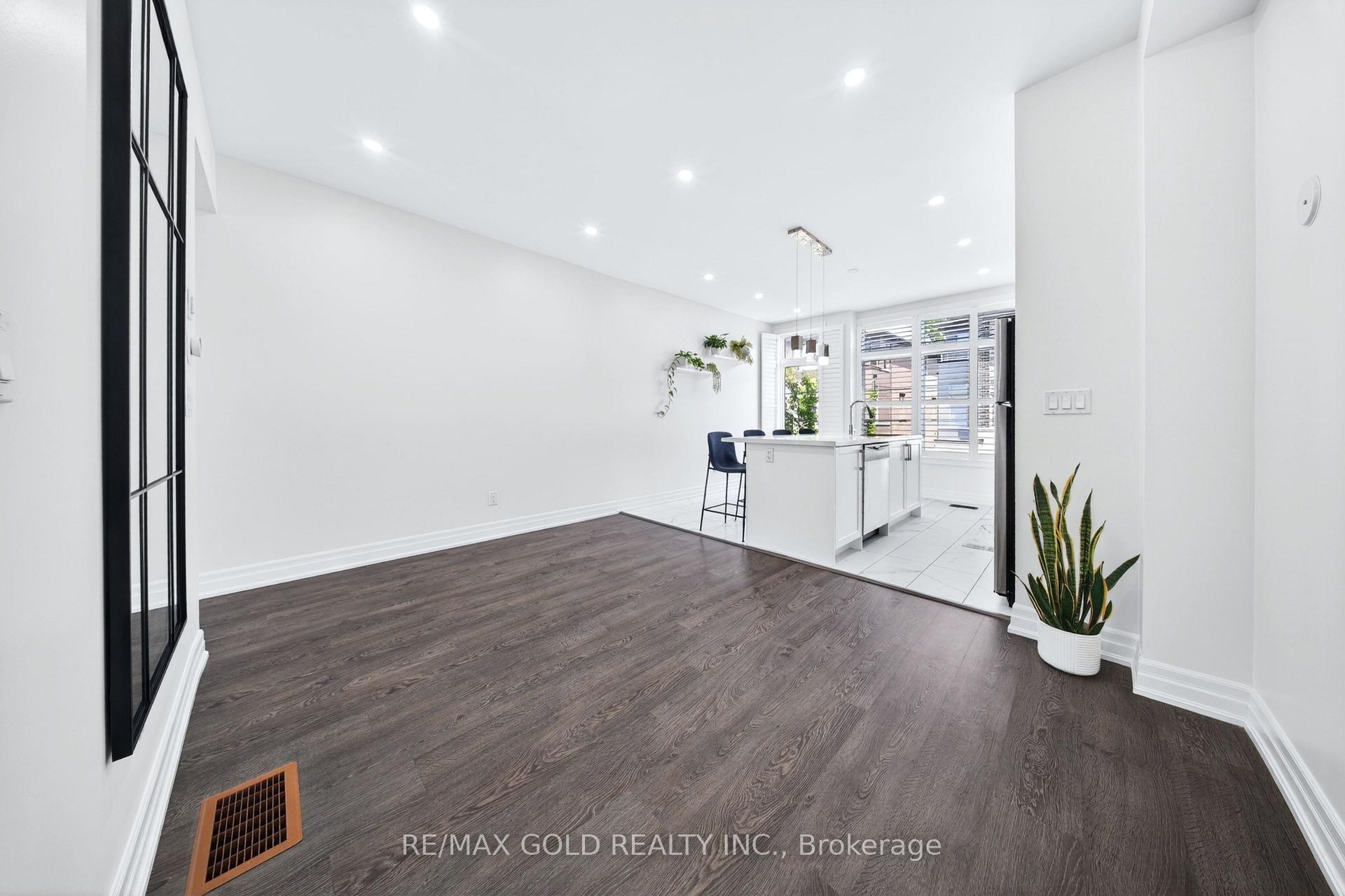 Photo 7 of Unit 12, 384 Arctic Red Drive, Oshawa, Windfields — HOMEH