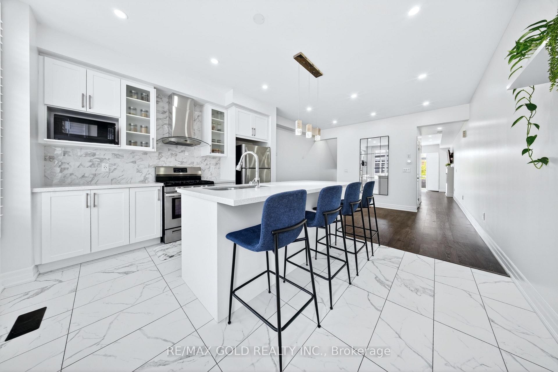 Photo 12 of Unit 12, 384 Arctic Red Drive, Oshawa, Windfields — HOMEH