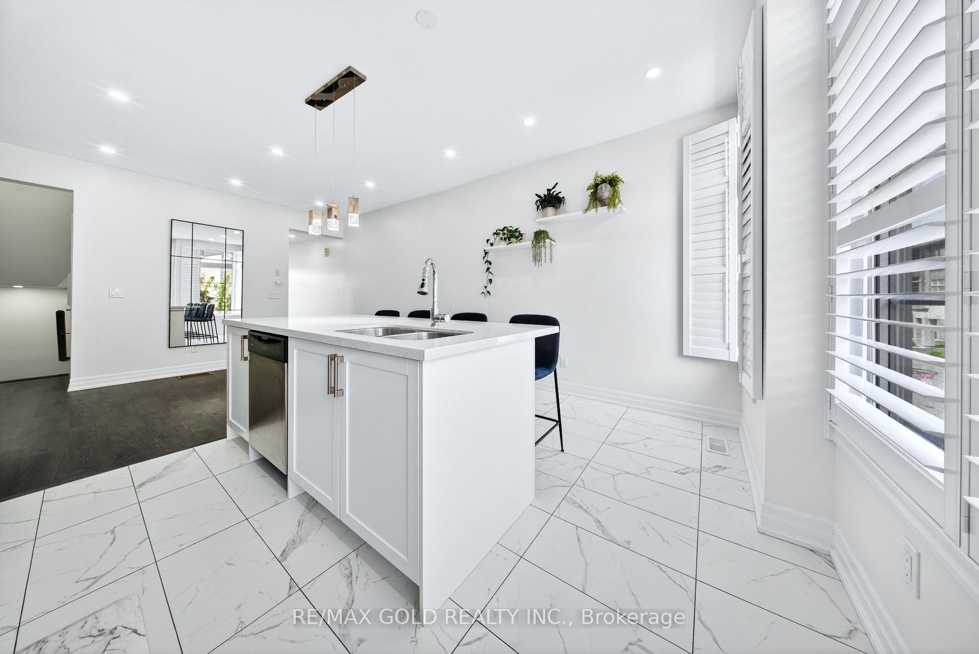 Photo 15 of Unit 12, 384 Arctic Red Drive, Oshawa, Windfields — HOMEH