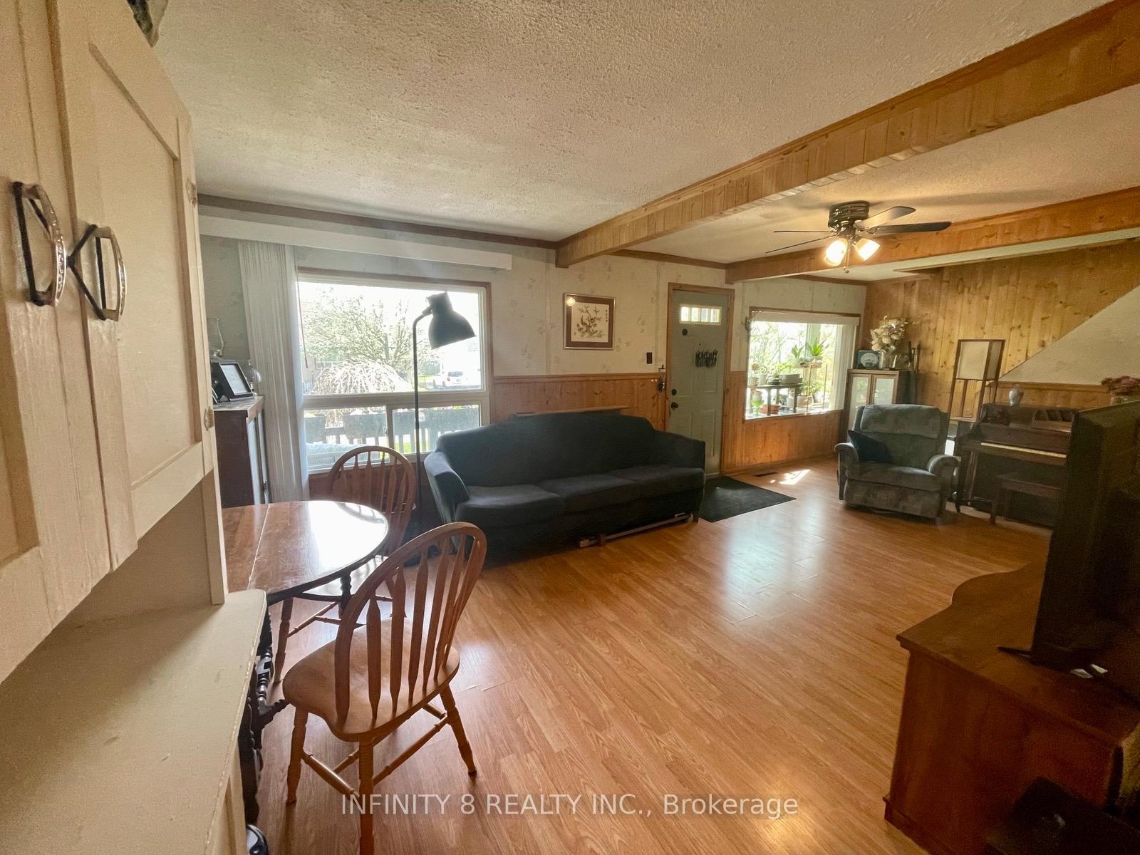 Photo 3 of 326 Corvette Street, Welland, Lincoln/Crowland — HOMEH