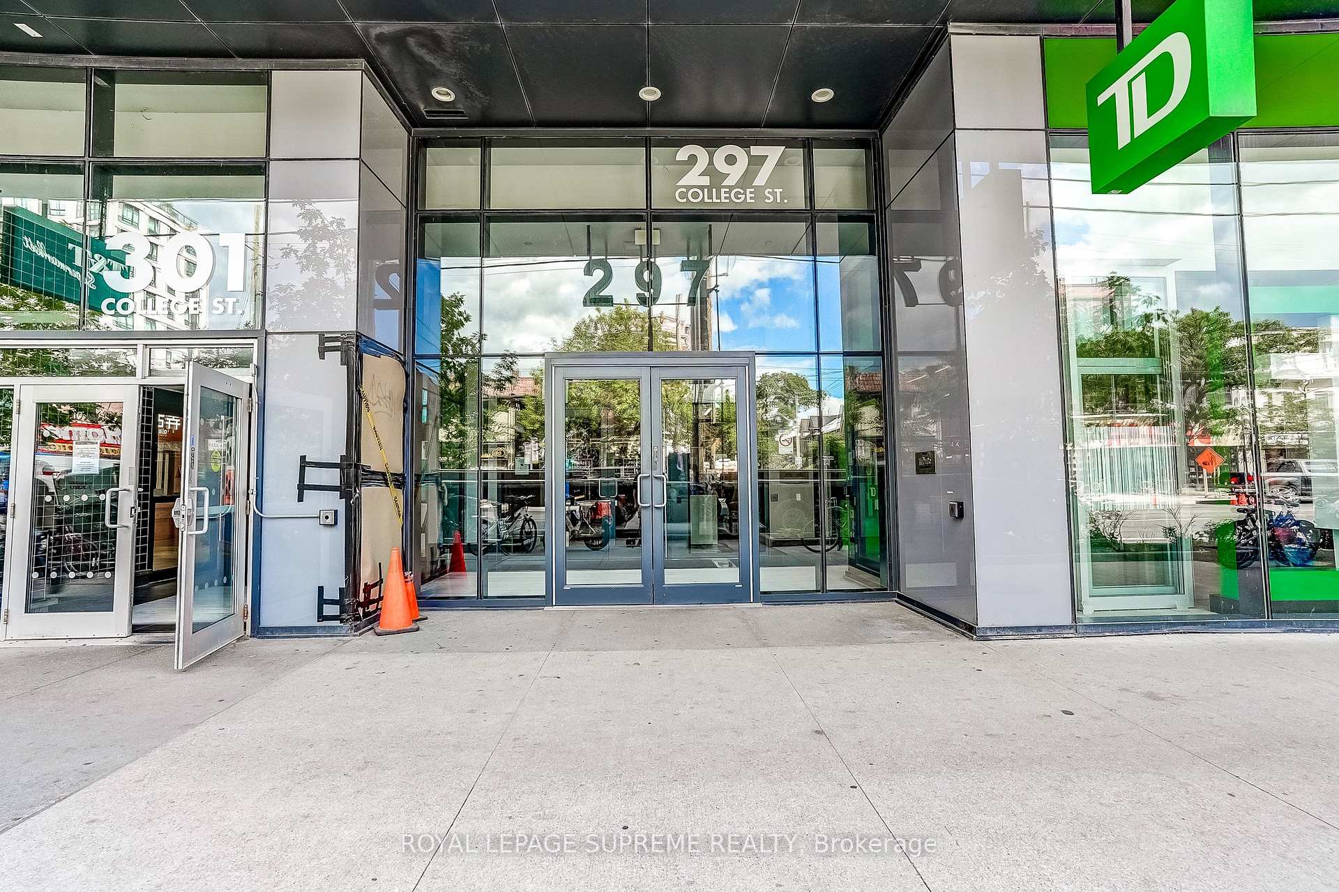 Photo 4 of Unit 720, 297 College Street, Toronto, Kensington-Chinatown — HOMEH