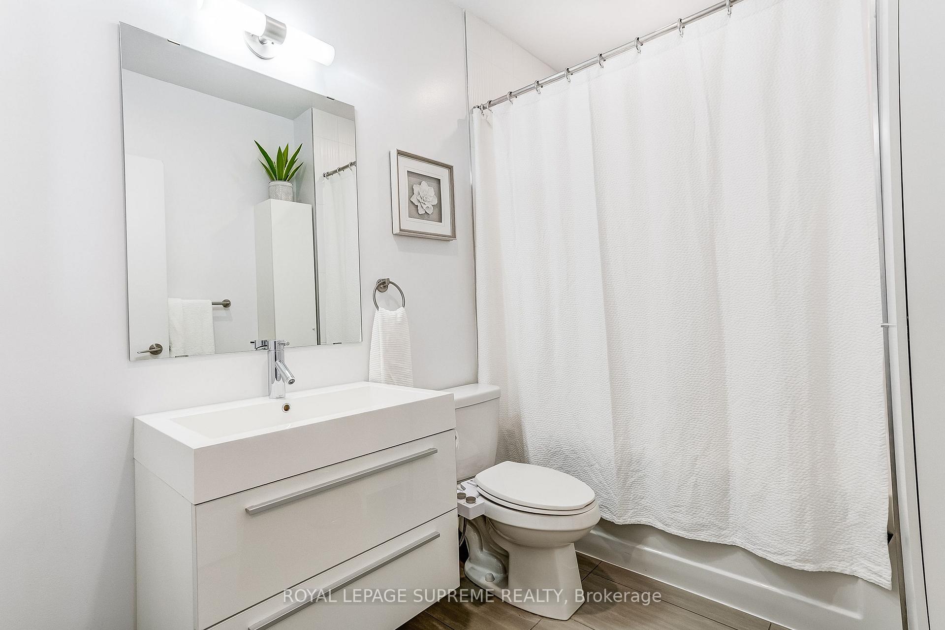 Photo 10 of Unit 720, 297 College Street, Toronto, Kensington-Chinatown — HOMEH