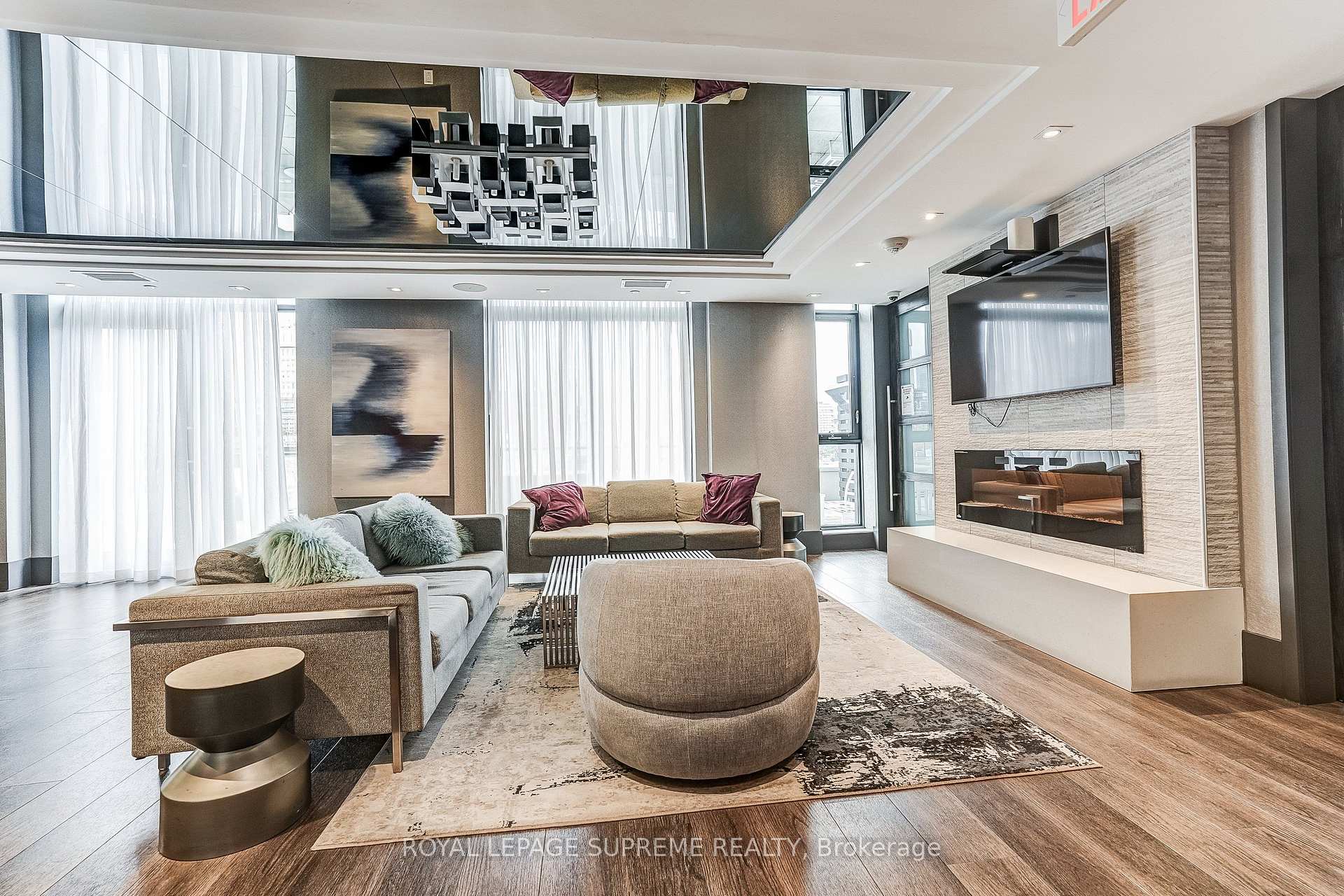 Photo 23 of Unit 720, 297 College Street, Toronto, Kensington-Chinatown — HOMEH