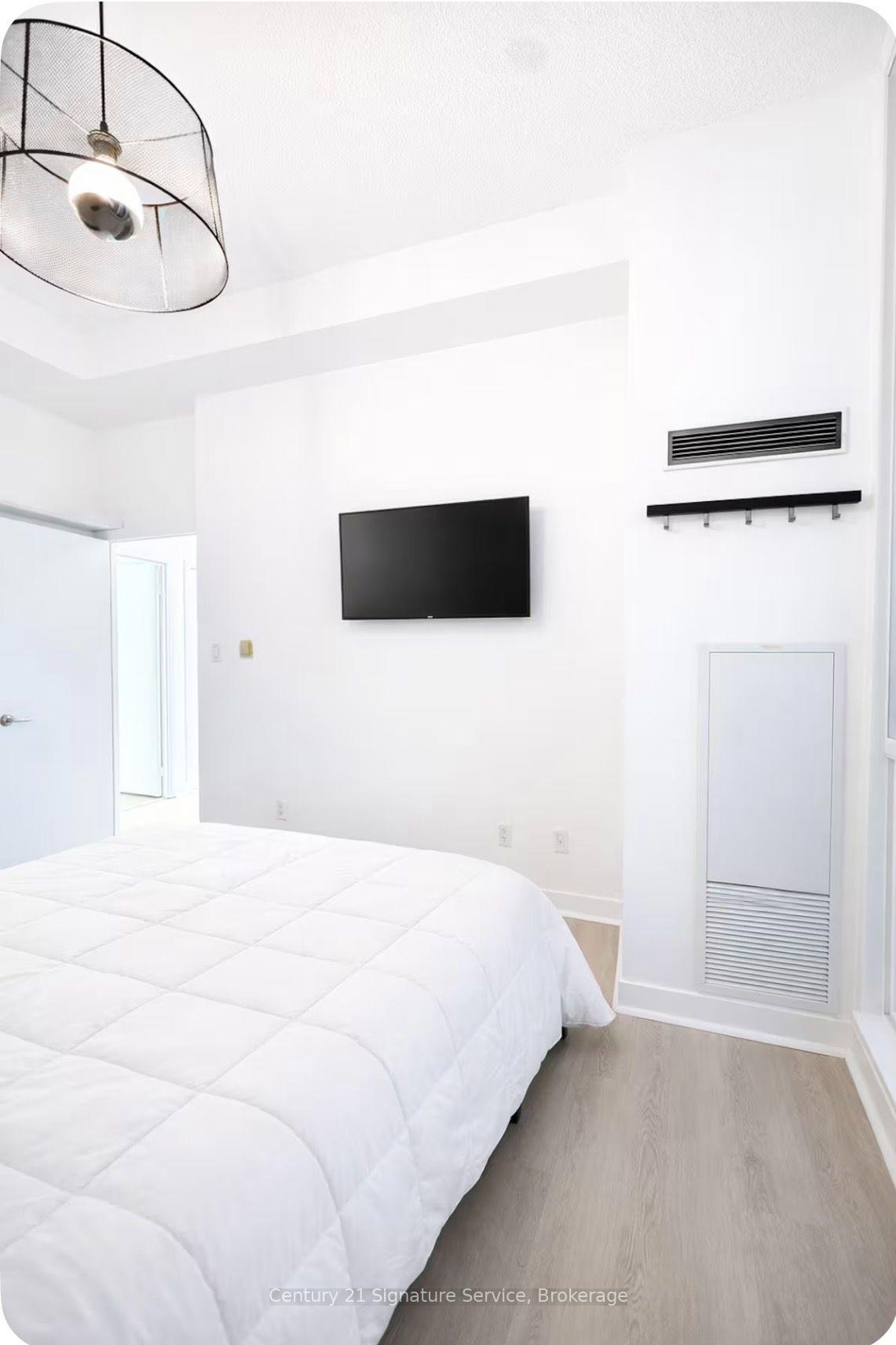 Photo 10 of Unit 711, 4070 Confederation Parkway, Mississauga, City Centre — HOMEH