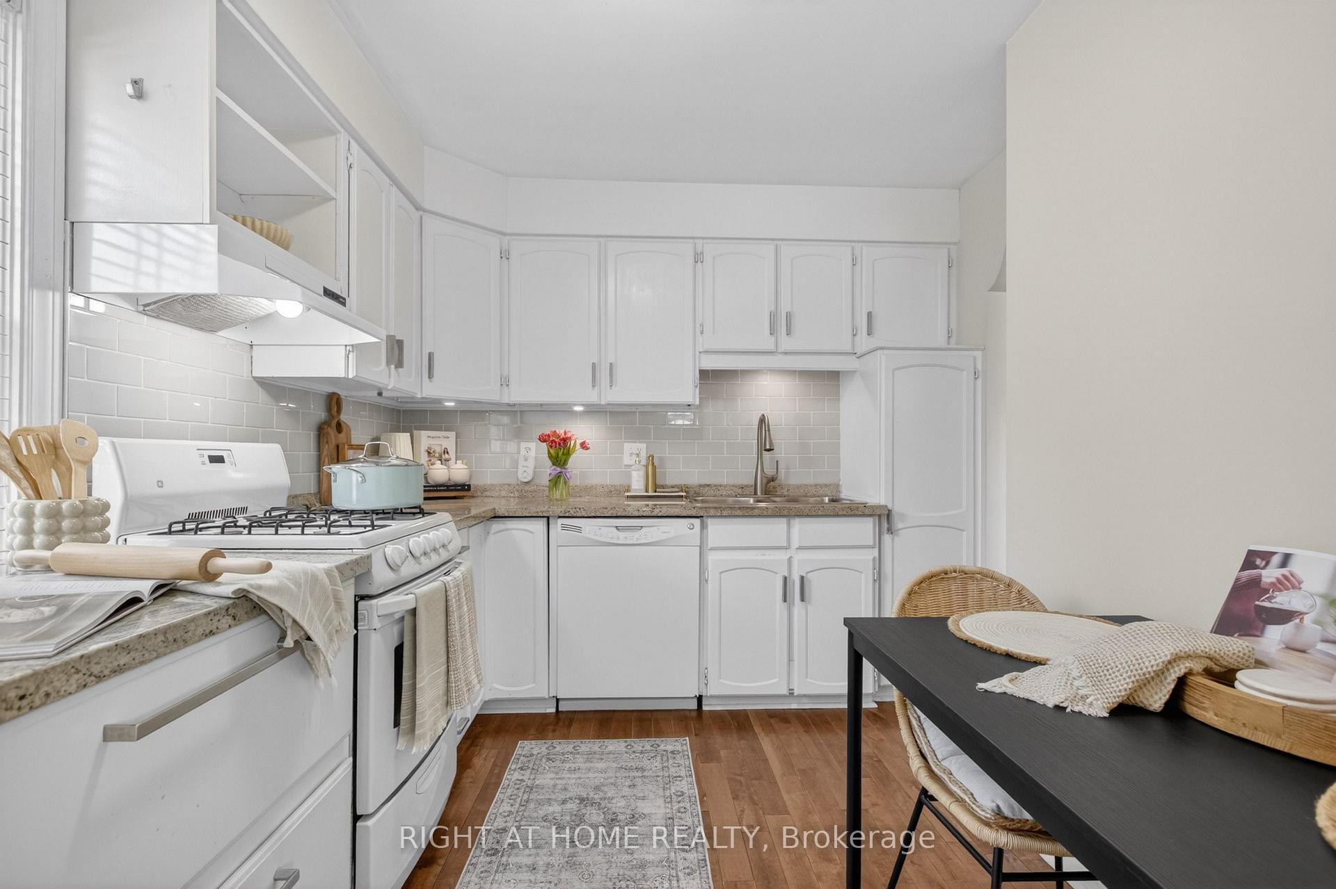 Photo 9 of 77 Elma Street, Etobicoke, Mimico — HOMEH
