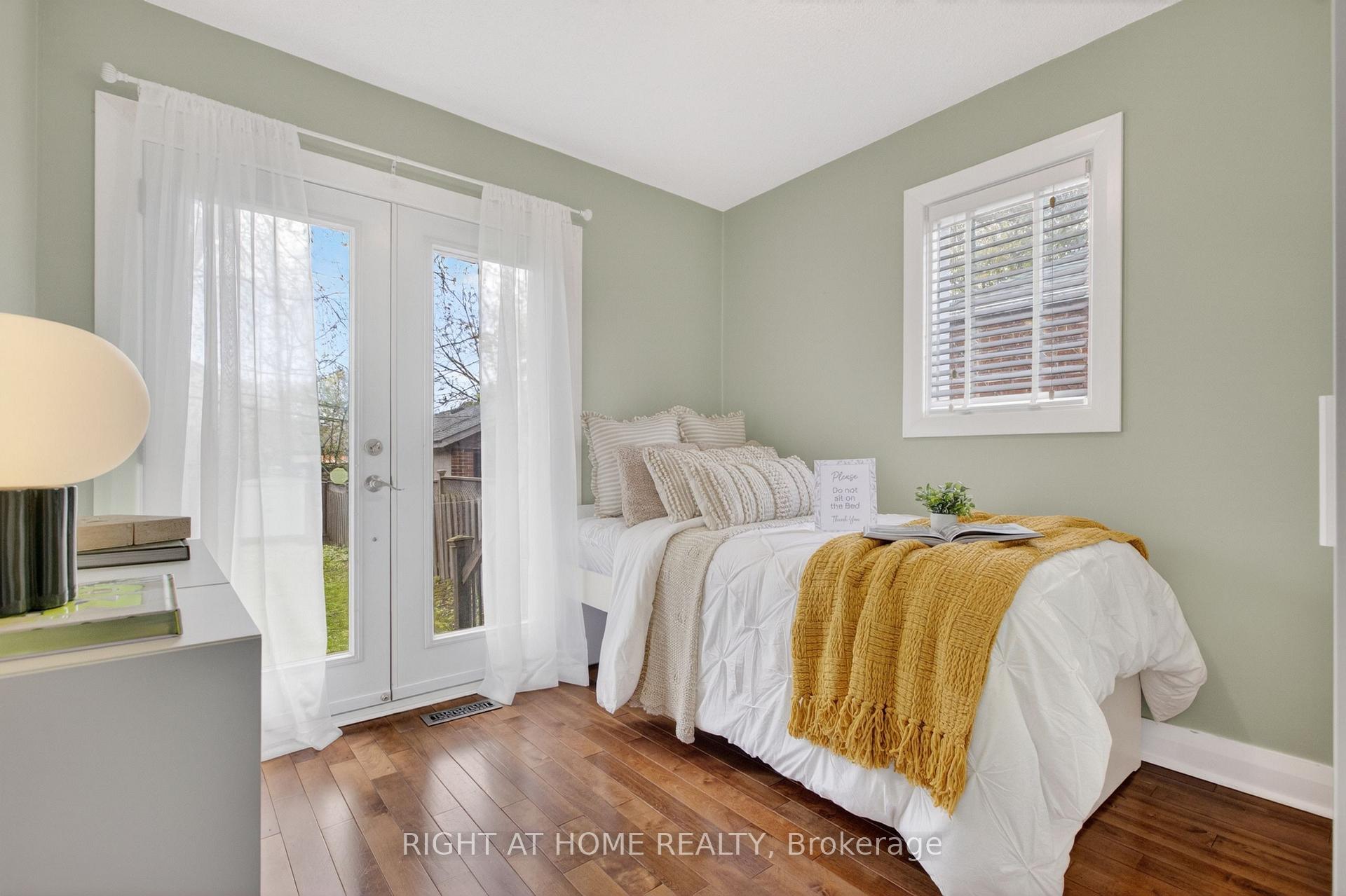 Photo 13 of 77 Elma Street, Etobicoke, Mimico — HOMEH