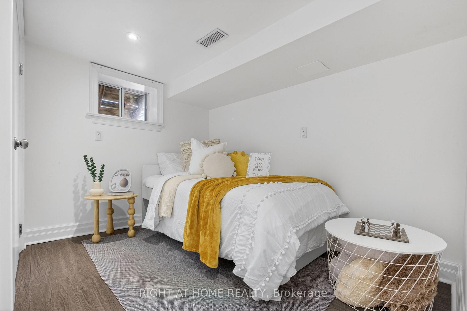 Photo 22 of 77 Elma Street, Etobicoke, Mimico — HOMEH
