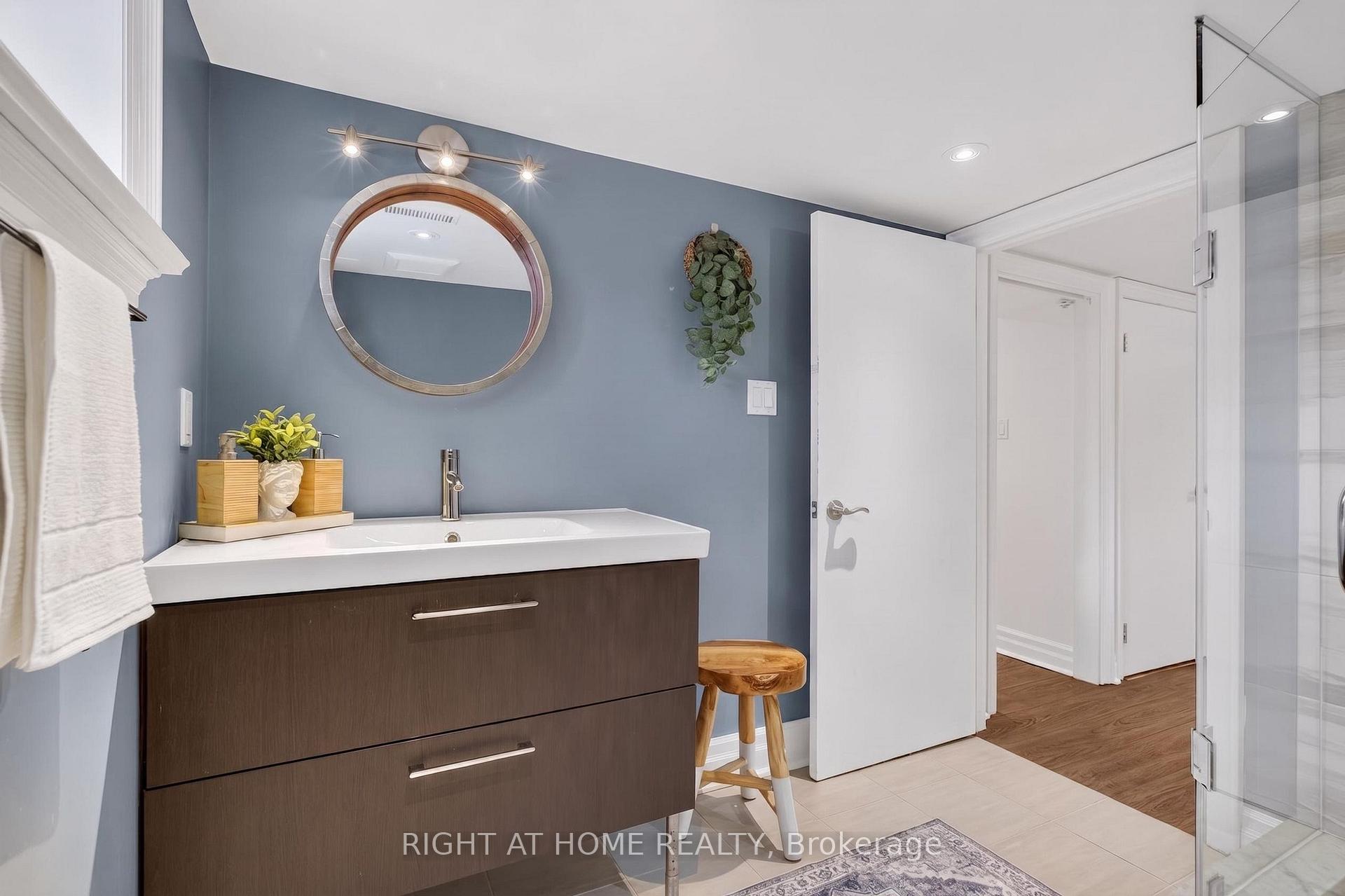 Photo 24 of 77 Elma Street, Etobicoke, Mimico — HOMEH