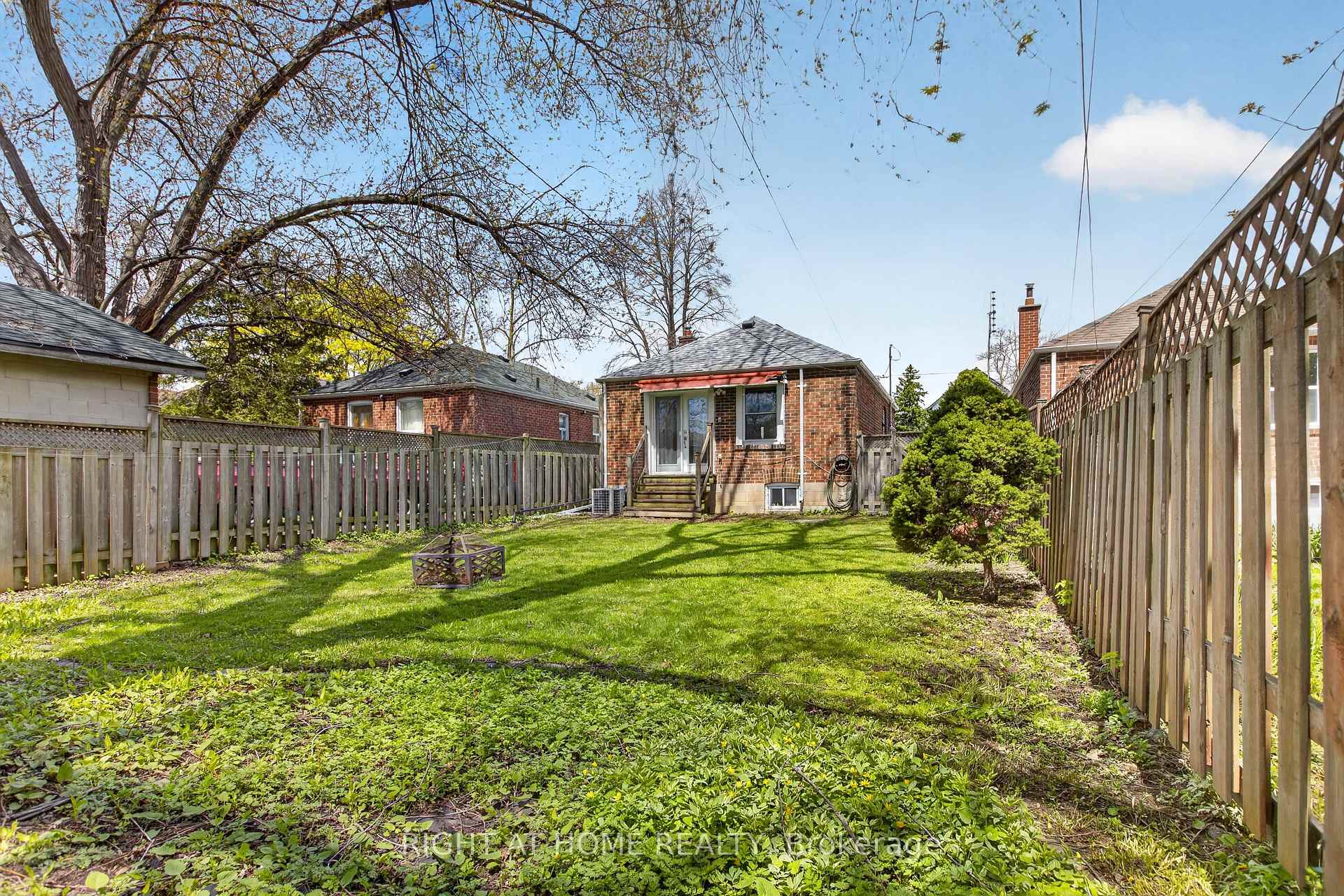 Photo 27 of 77 Elma Street, Etobicoke, Mimico — HOMEH