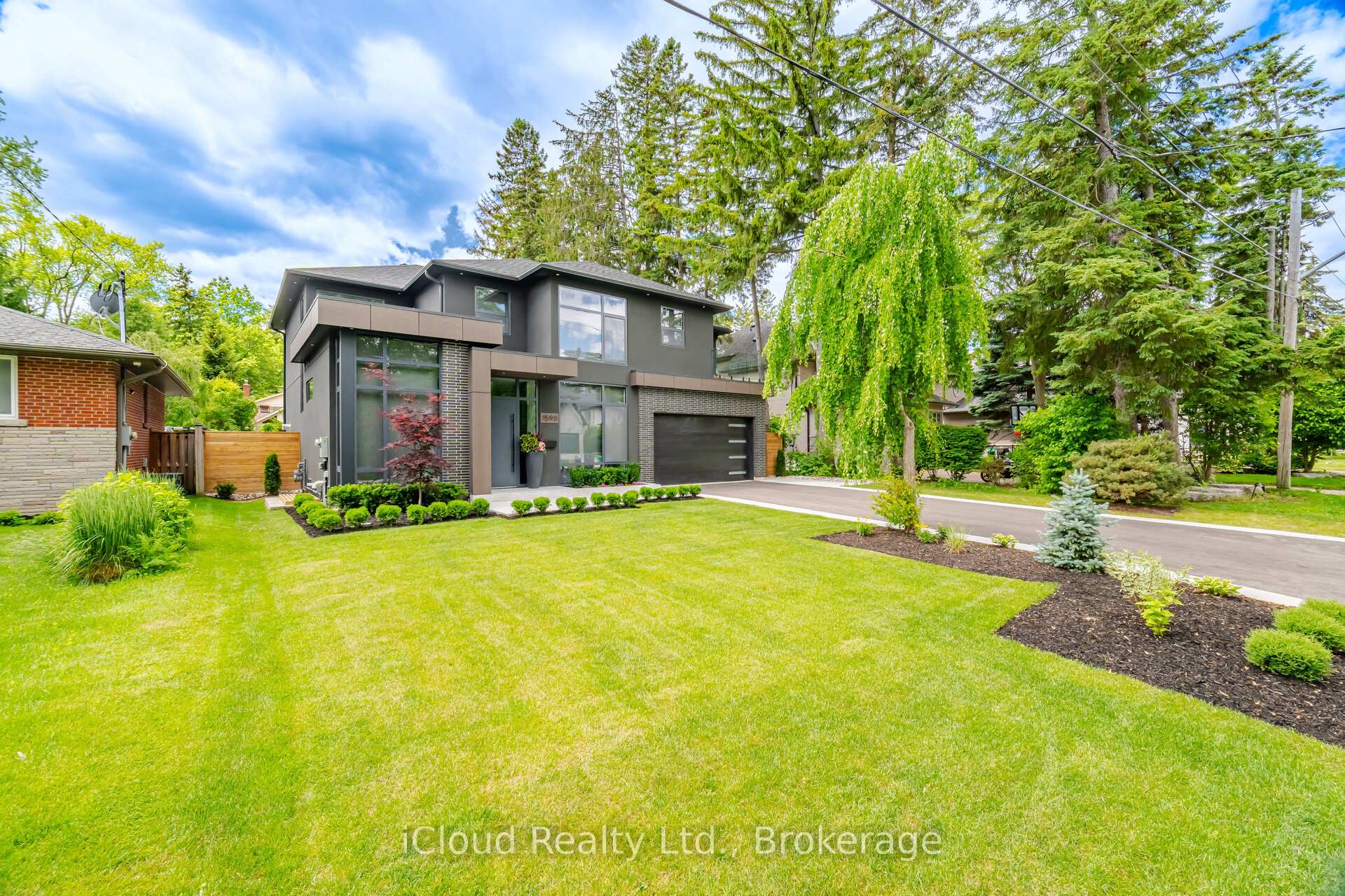 Photo of 1590 Kenmuir Avenue