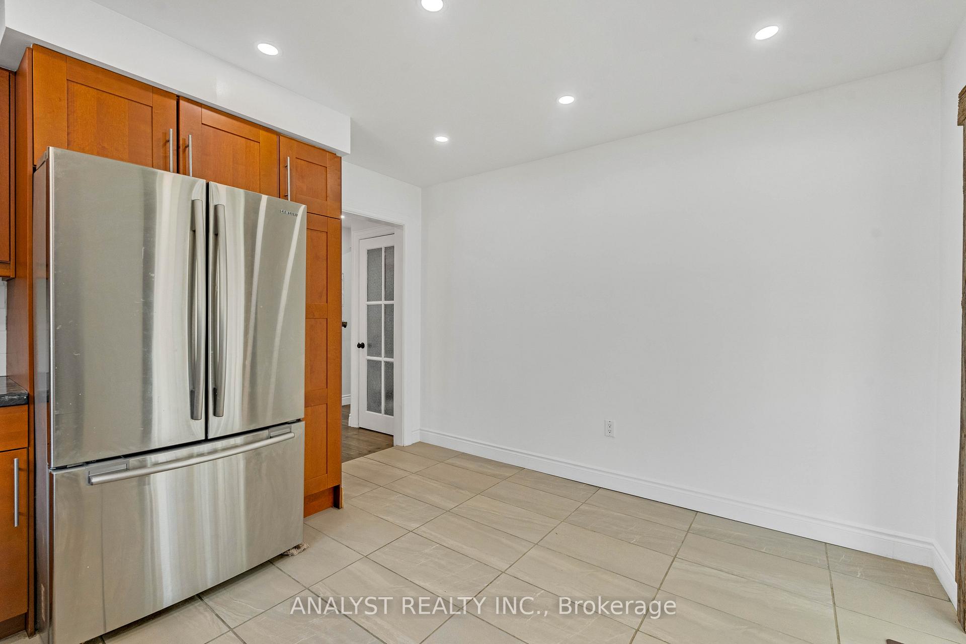 Photo 6 of 19 Pine Park Boulevard, Adjala-Tosorontio, Everett — HOMEH