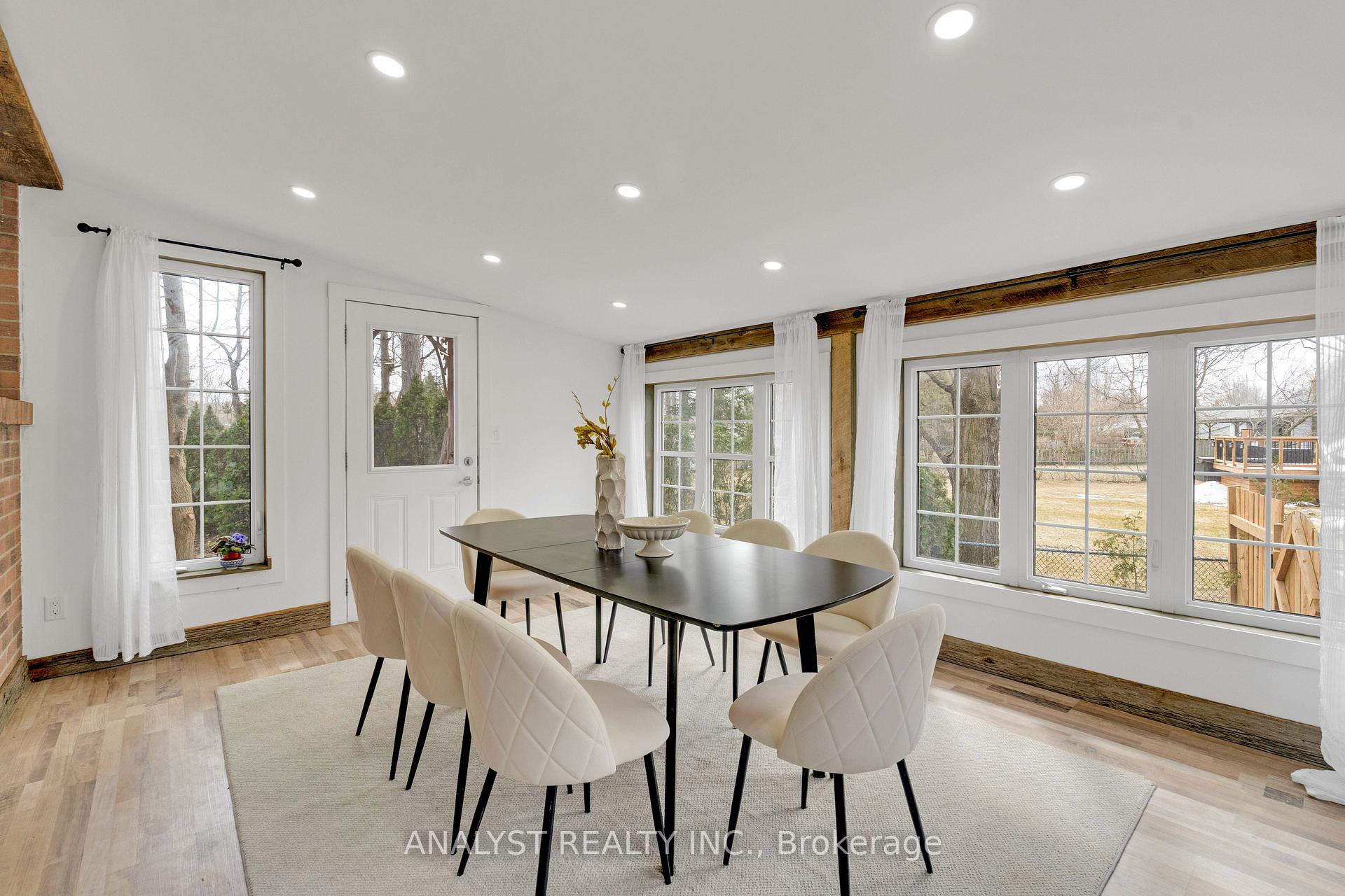 Photo 7 of 19 Pine Park Boulevard, Adjala-Tosorontio, Everett — HOMEH