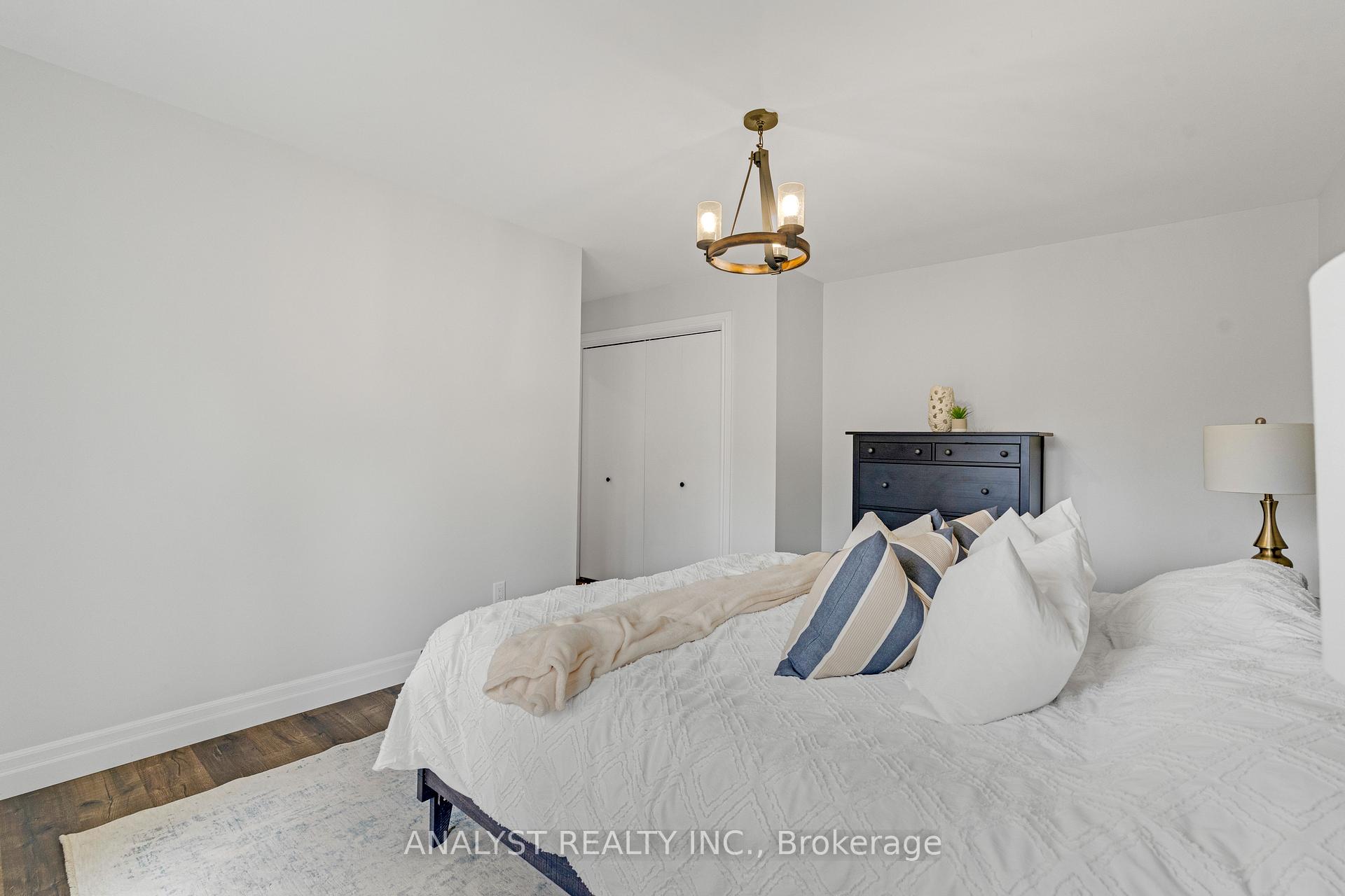 Photo 10 of 19 Pine Park Boulevard, Adjala-Tosorontio, Everett — HOMEH