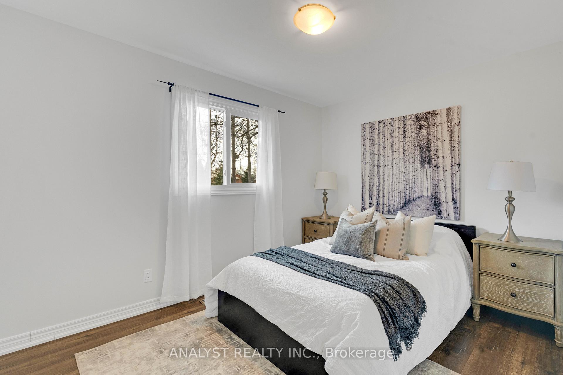 Photo 12 of 19 Pine Park Boulevard, Adjala-Tosorontio, Everett — HOMEH