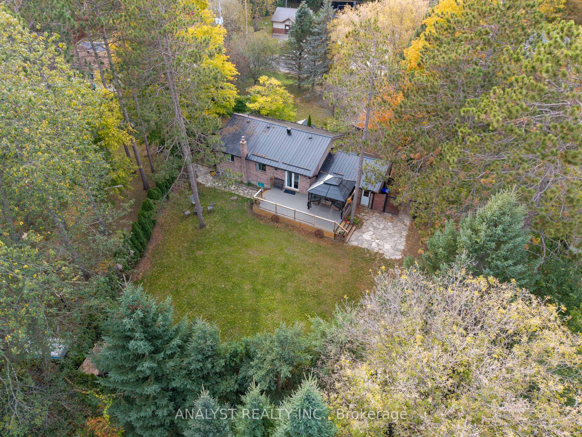 Photo 42 of 19 Pine Park Boulevard, Adjala-Tosorontio, Everett — HOMEH