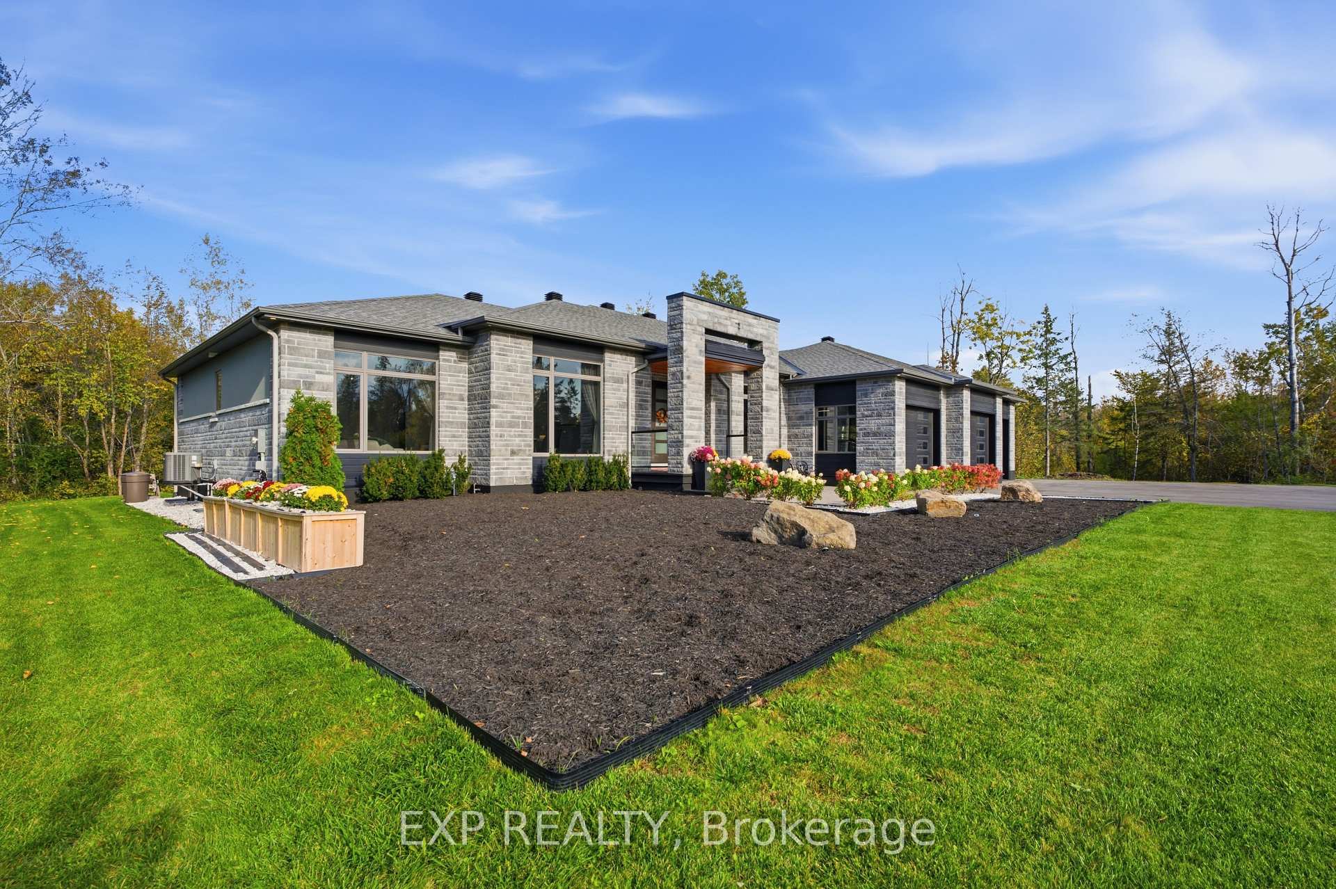 Photo 46 of 157 Wilbert Cox Drive, Ottawa, Huntley Ward (South East) — HOMEH