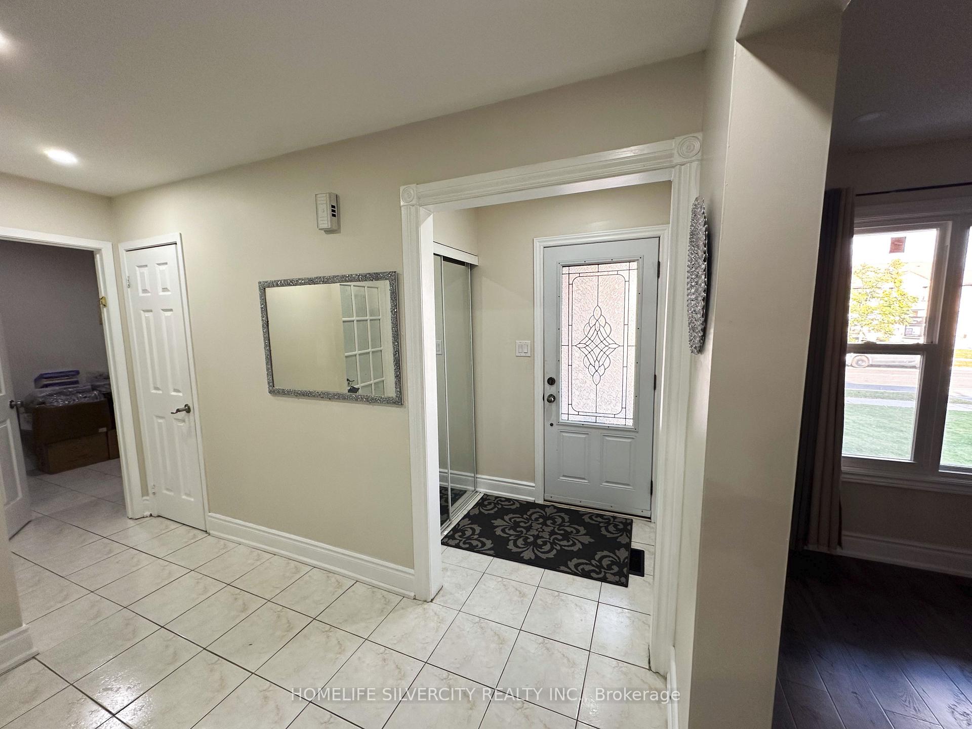 Photo 4 of 200 Conestoga Drive, Brampton, Heart Lake West — HOMEH