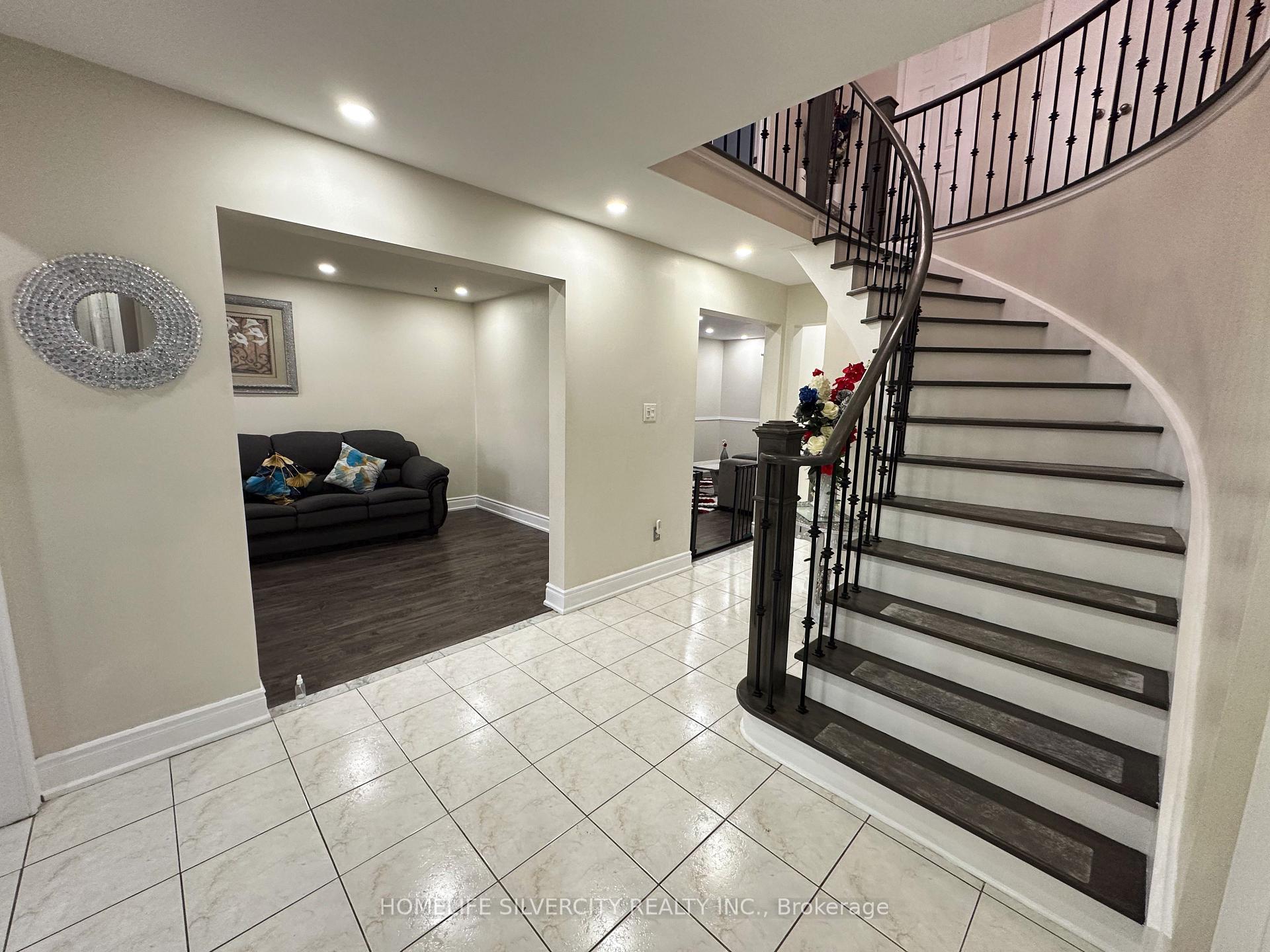 Photo 7 of 200 Conestoga Drive, Brampton, Heart Lake West — HOMEH