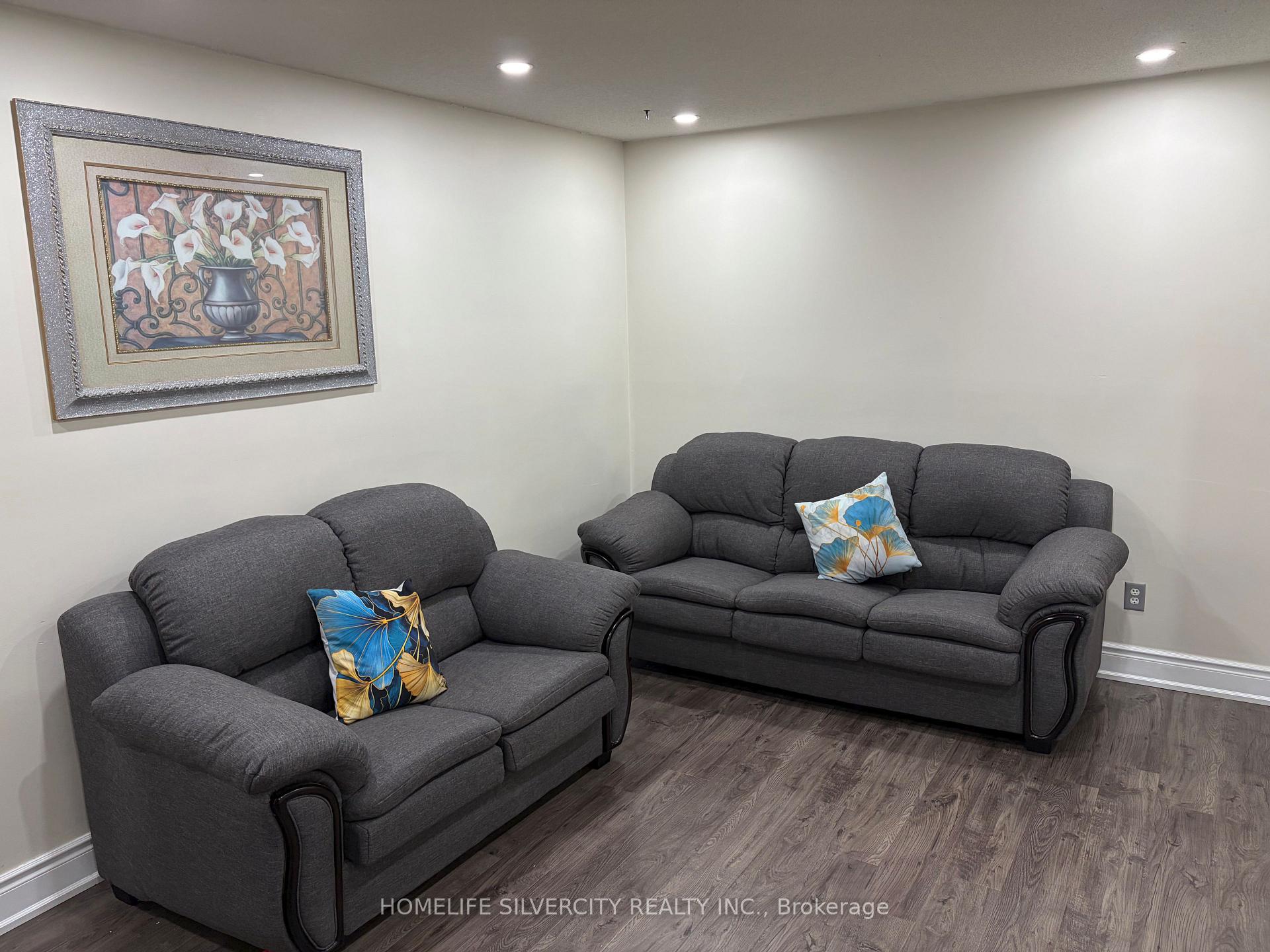 Photo 8 of 200 Conestoga Drive, Brampton, Heart Lake West — HOMEH