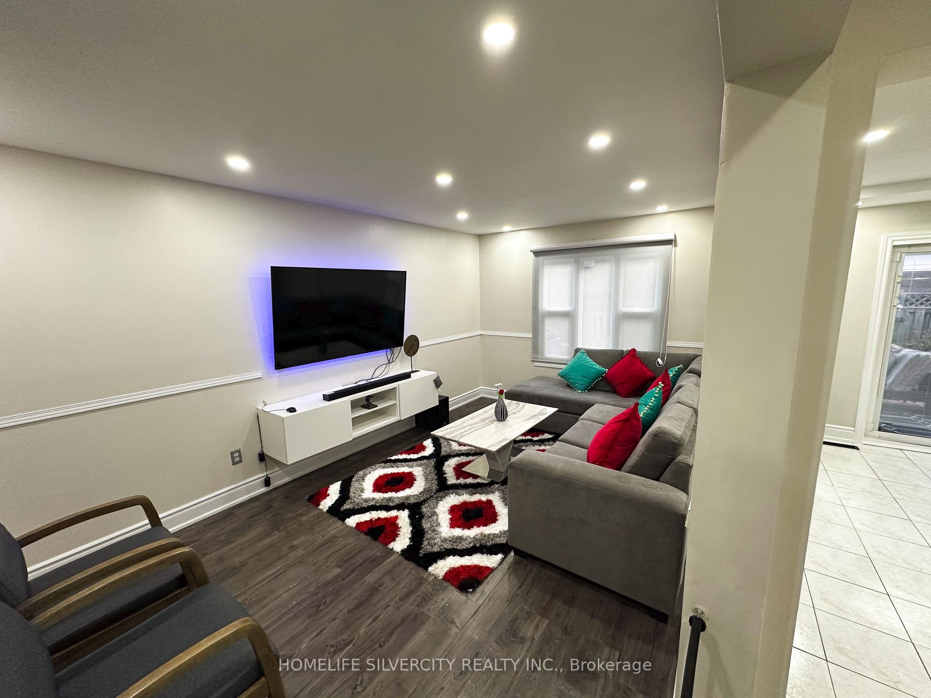 Photo 9 of 200 Conestoga Drive, Brampton, Heart Lake West — HOMEH
