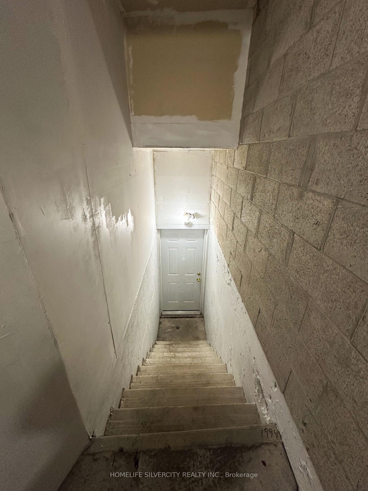 Photo 35 of 200 Conestoga Drive, Brampton, Heart Lake West — HOMEH