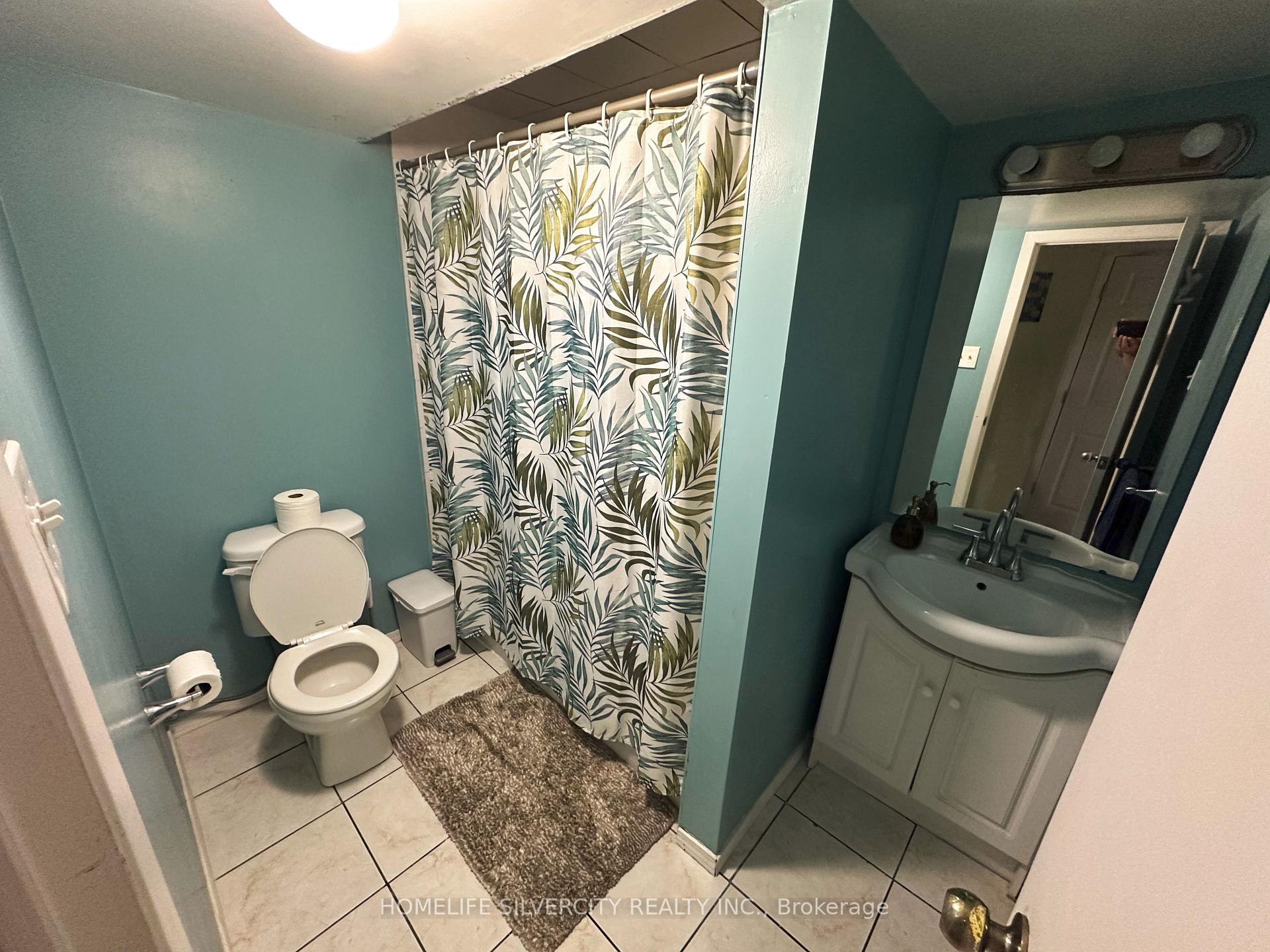 Photo 39 of 200 Conestoga Drive, Brampton, Heart Lake West — HOMEH