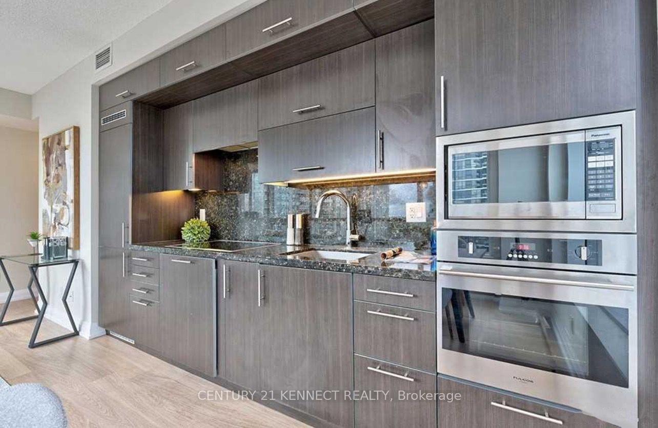 Photo 6 of Unit 1005, 2 Anndale Drive, North York, Willowdale East — HOMEH