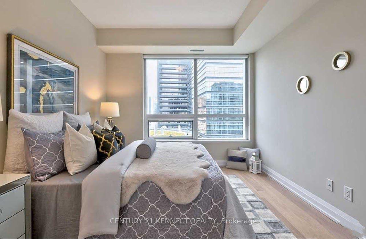 Photo 15 of Unit 1005, 2 Anndale Drive, North York, Willowdale East — HOMEH