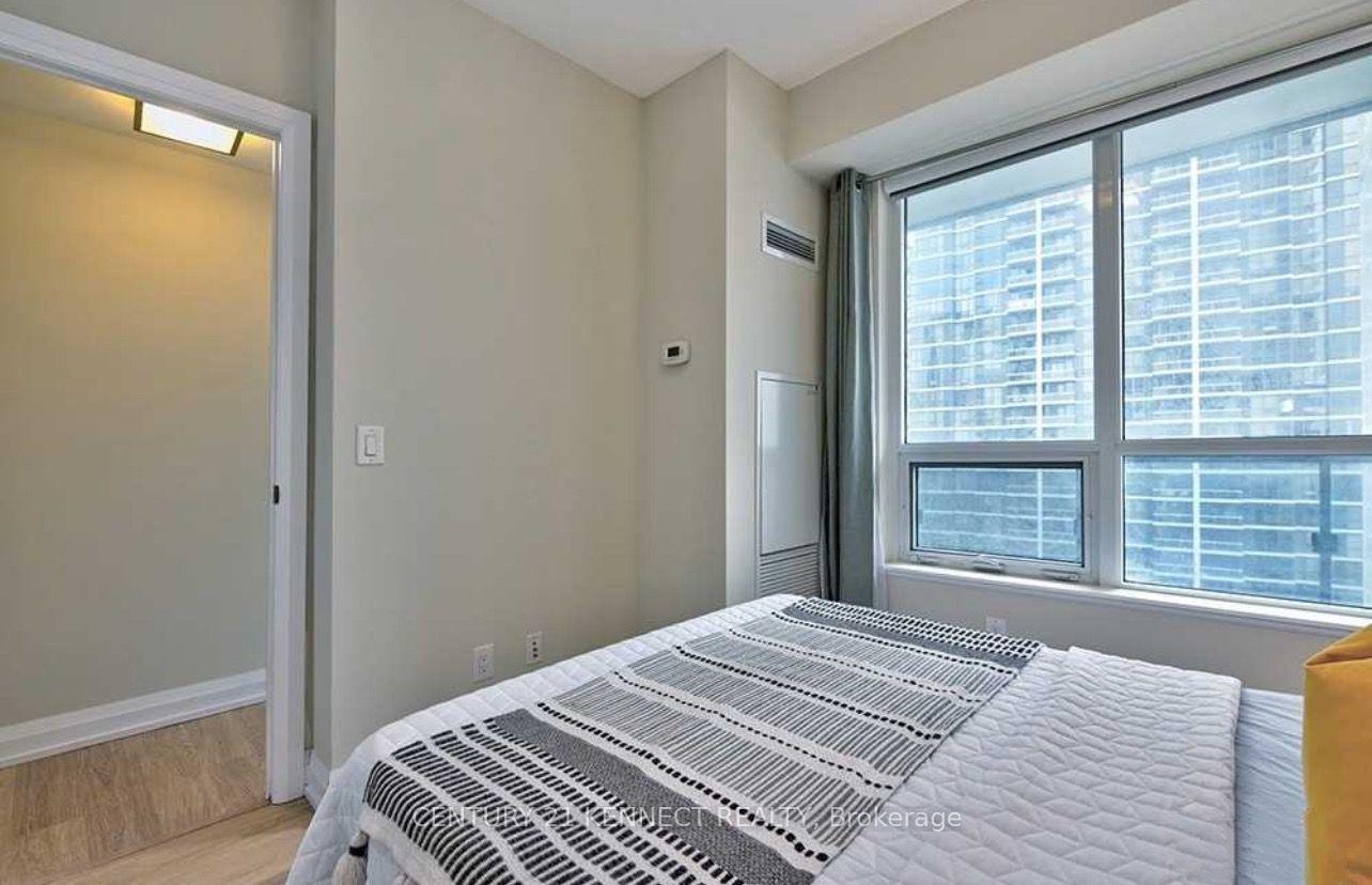 Photo 19 of Unit 1005, 2 Anndale Drive, North York, Willowdale East — HOMEH