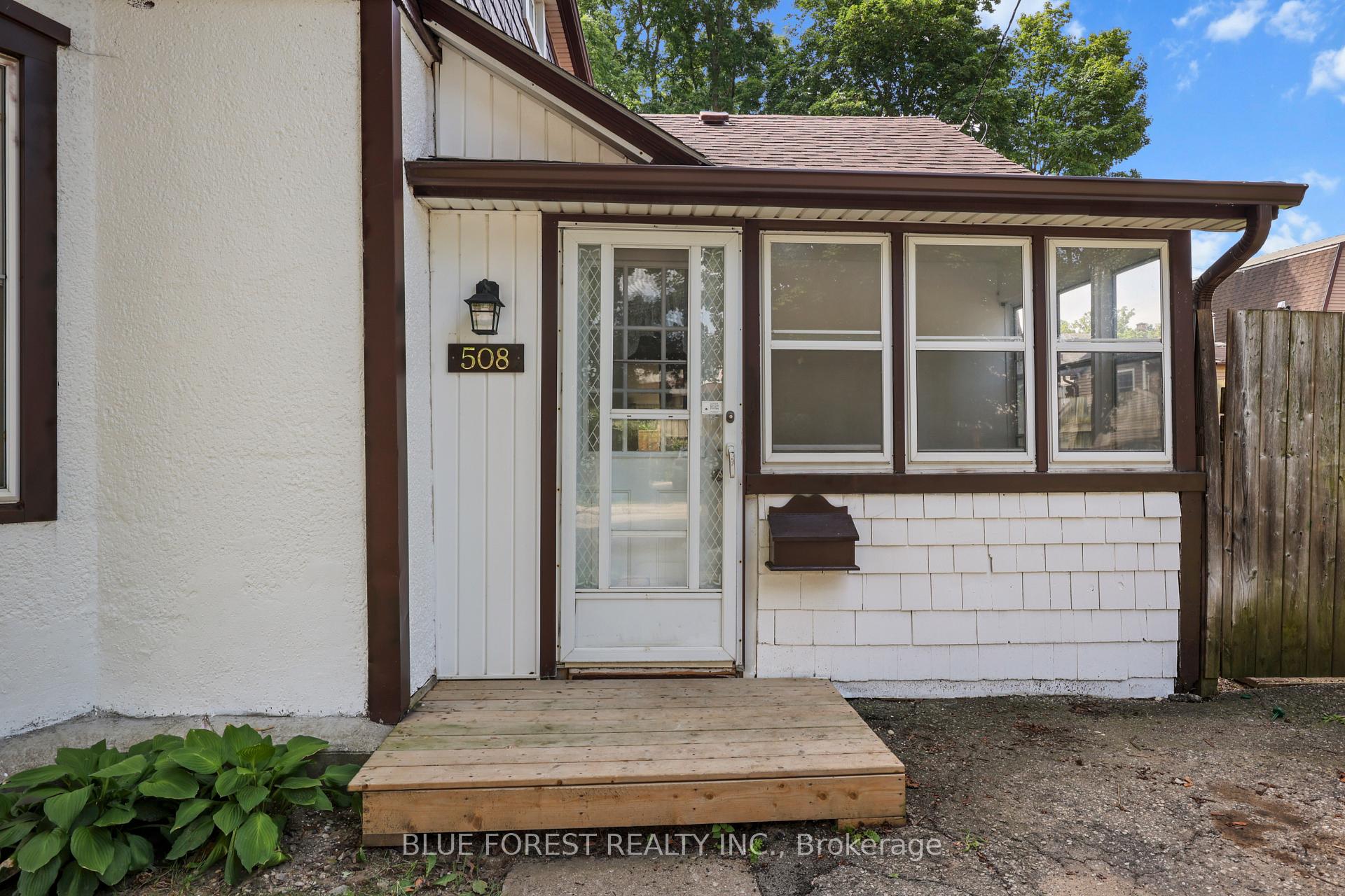 Photo 4 of 508 Hatch Street, Woodstock, Woodstock - South — HOMEH