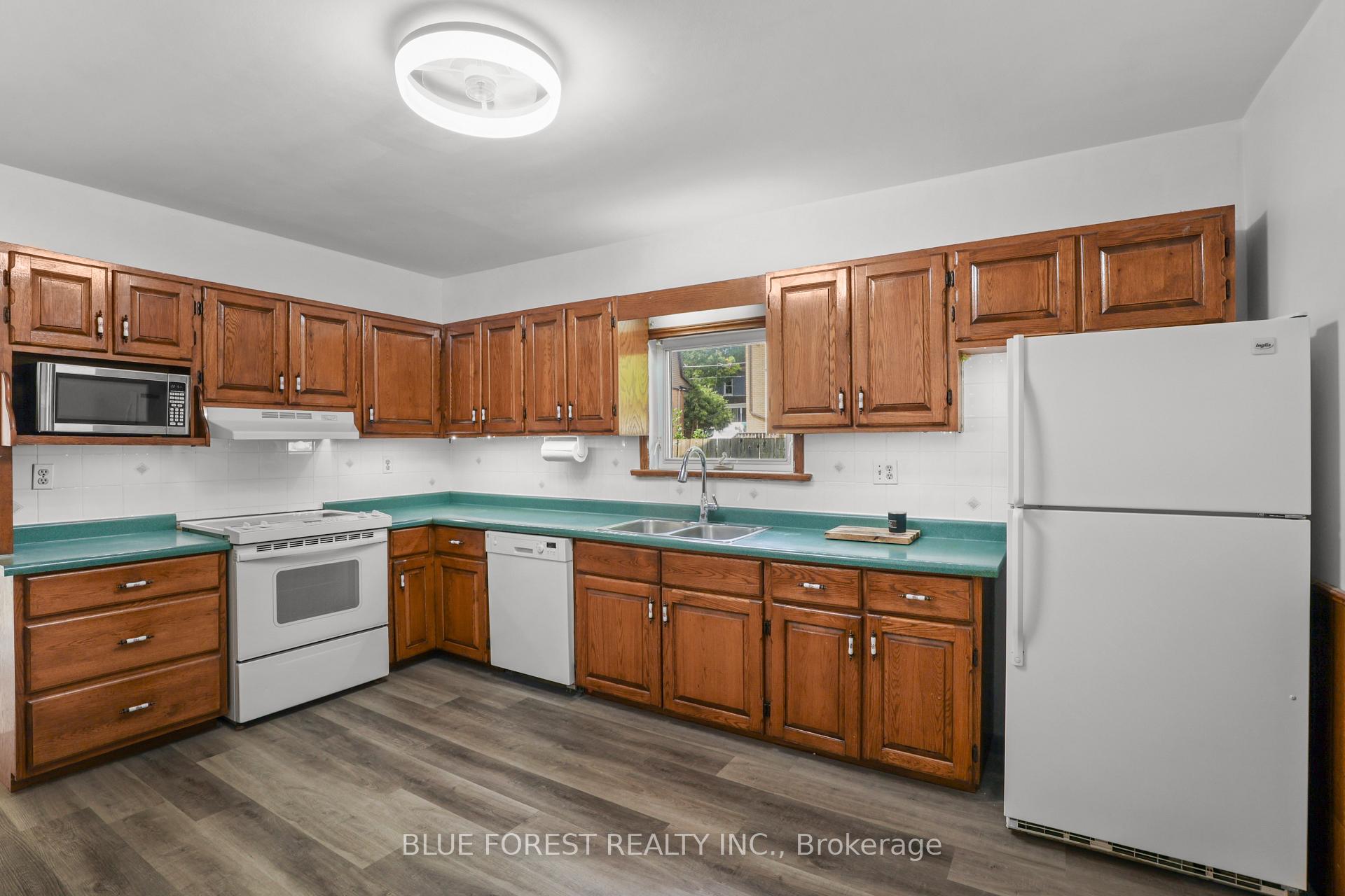 Photo 8 of 508 Hatch Street, Woodstock, Woodstock - South — HOMEH