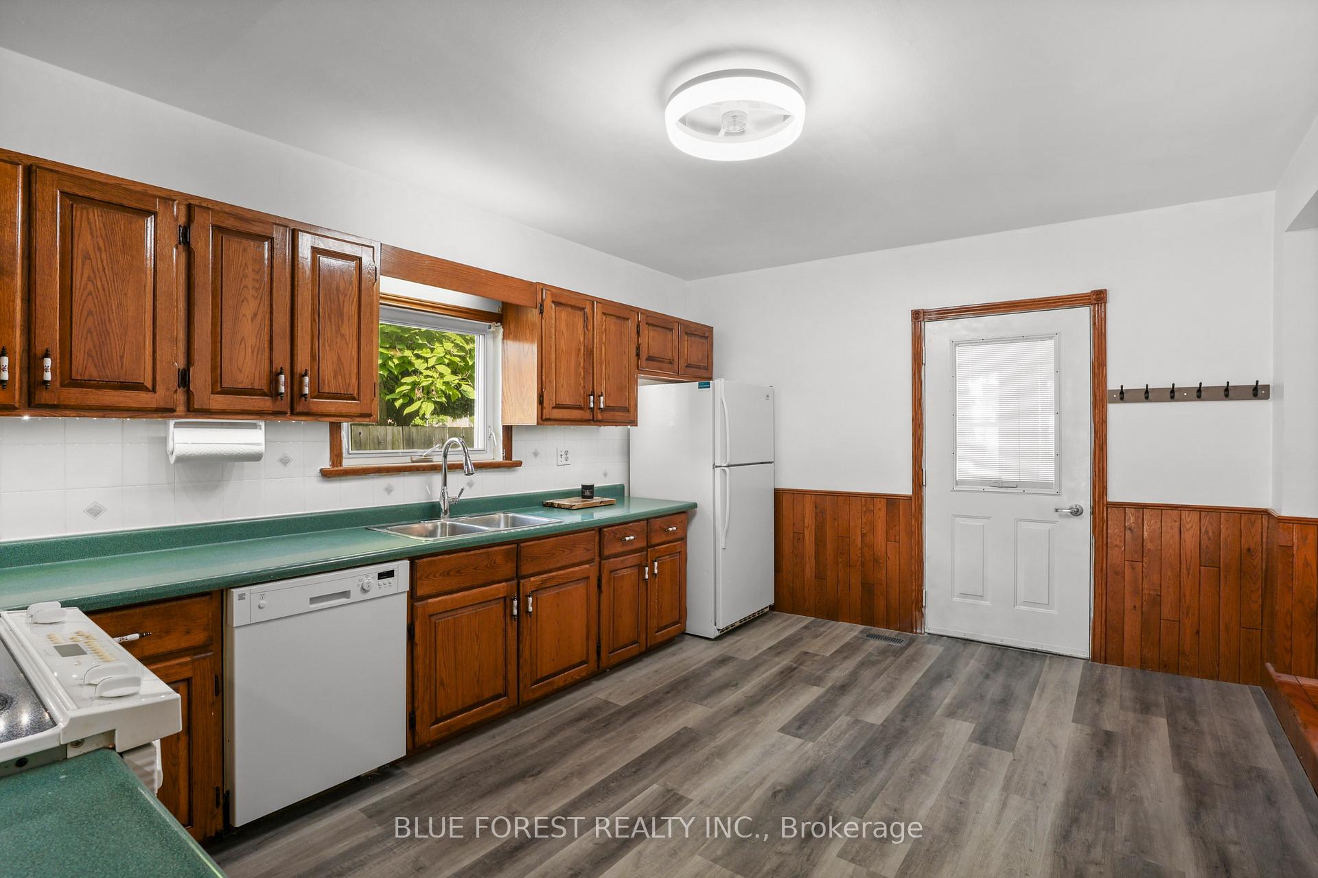 Photo 9 of 508 Hatch Street, Woodstock, Woodstock - South — HOMEH