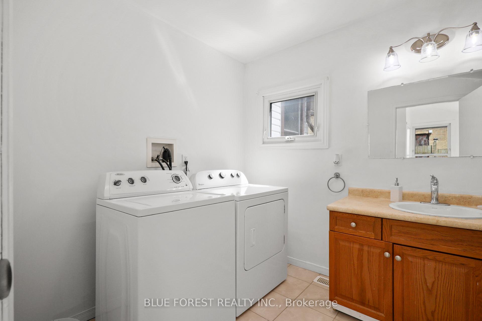 Photo 16 of 508 Hatch Street, Woodstock, Woodstock - South — HOMEH