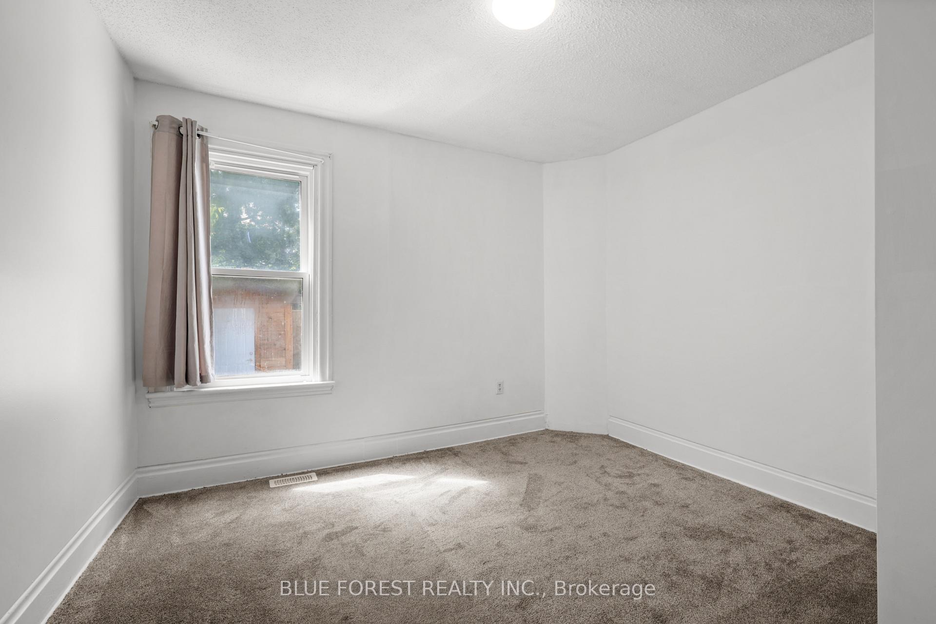 Photo 21 of 508 Hatch Street, Woodstock, Woodstock - South — HOMEH