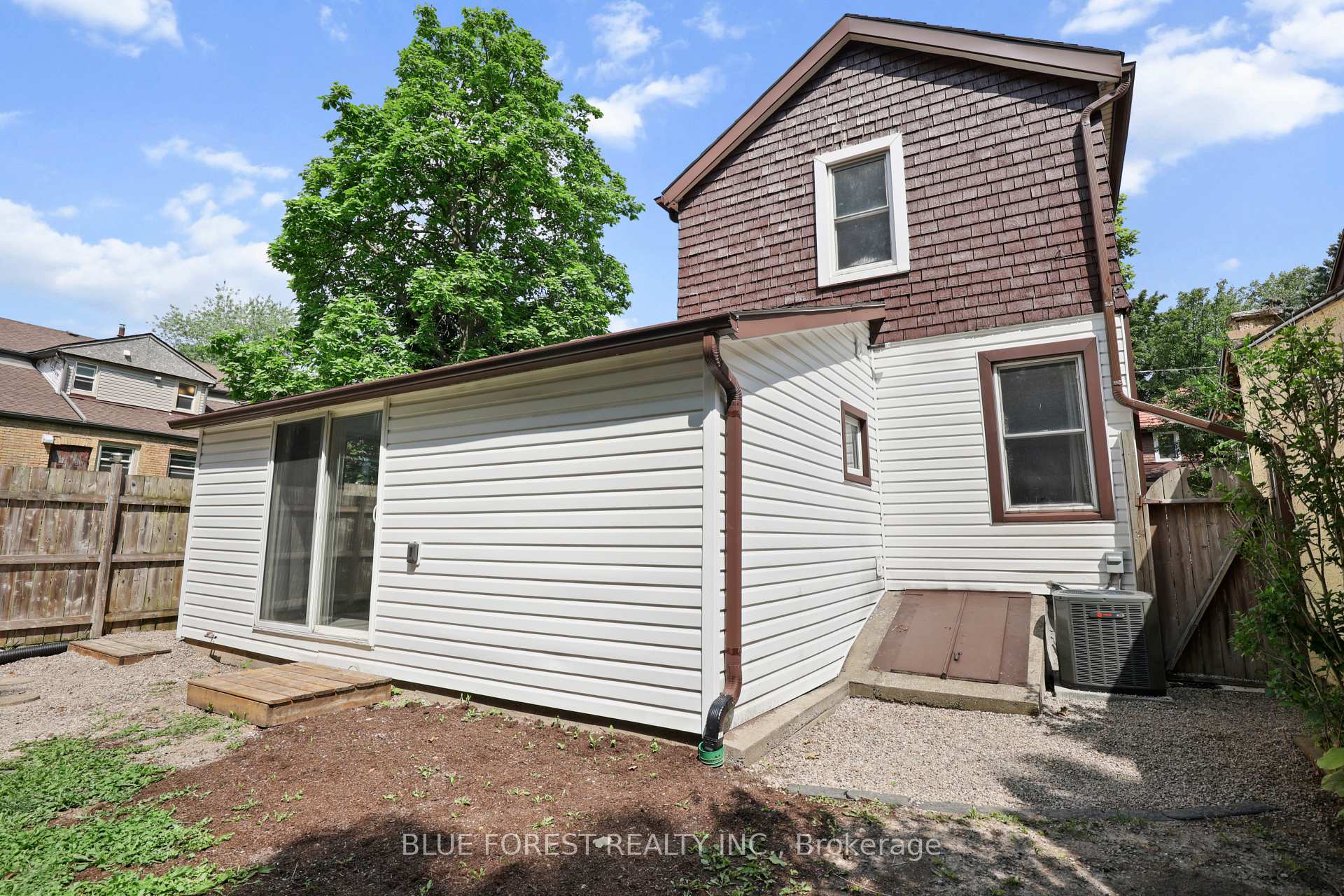 Photo 35 of 508 Hatch Street, Woodstock, Woodstock - South — HOMEH