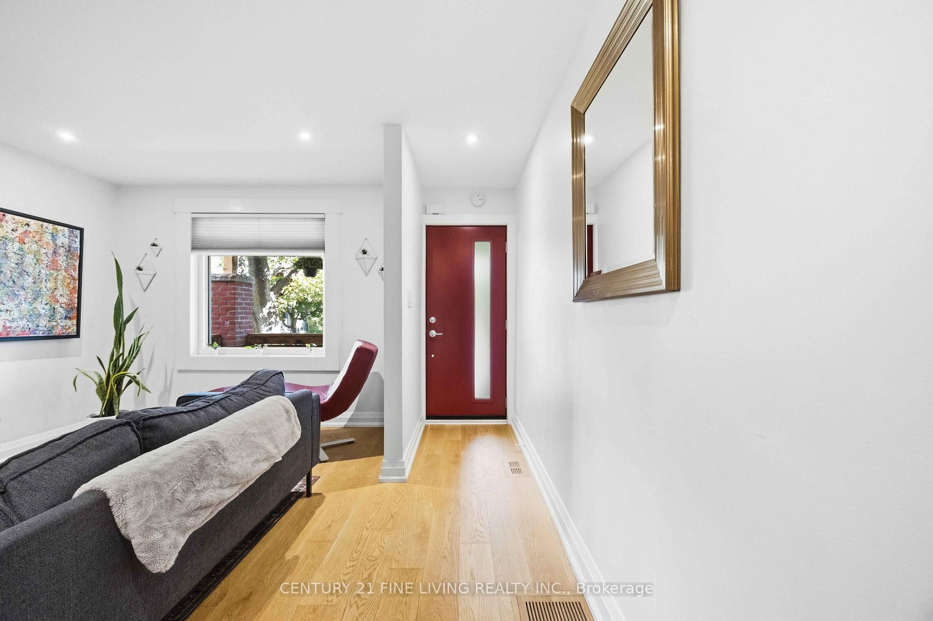 Photo 5 of 294 Gainsborough Road, Toronto, Woodbine Corridor — HOMEH
