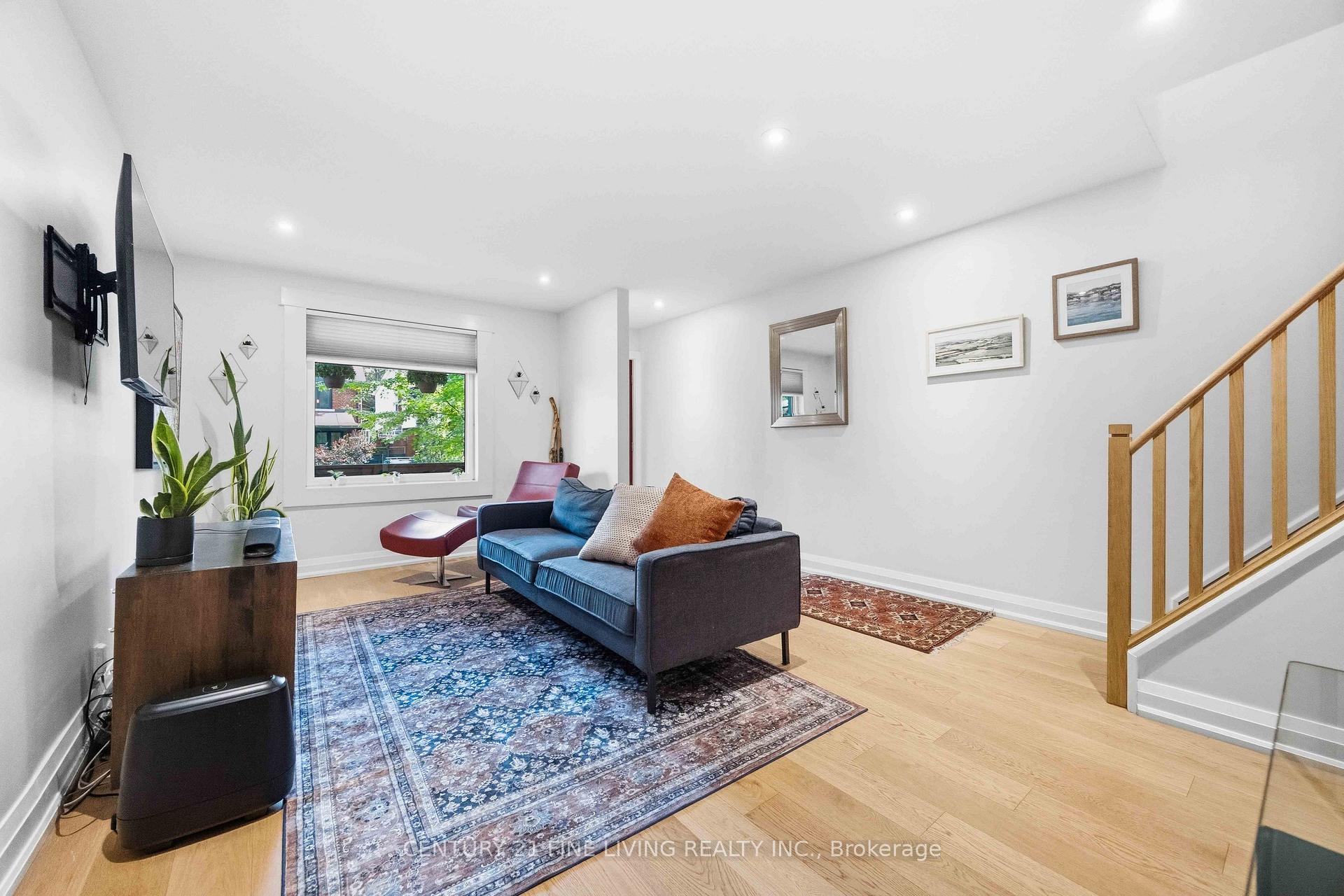 Photo 11 of 294 Gainsborough Road, Toronto, Woodbine Corridor — HOMEH