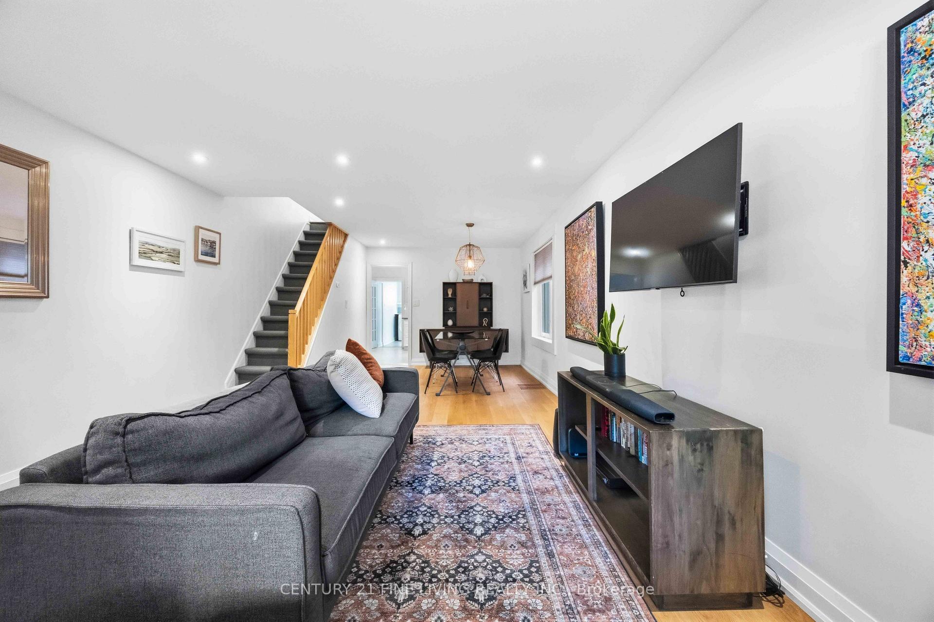 Photo 13 of 294 Gainsborough Road, Toronto, Woodbine Corridor — HOMEH
