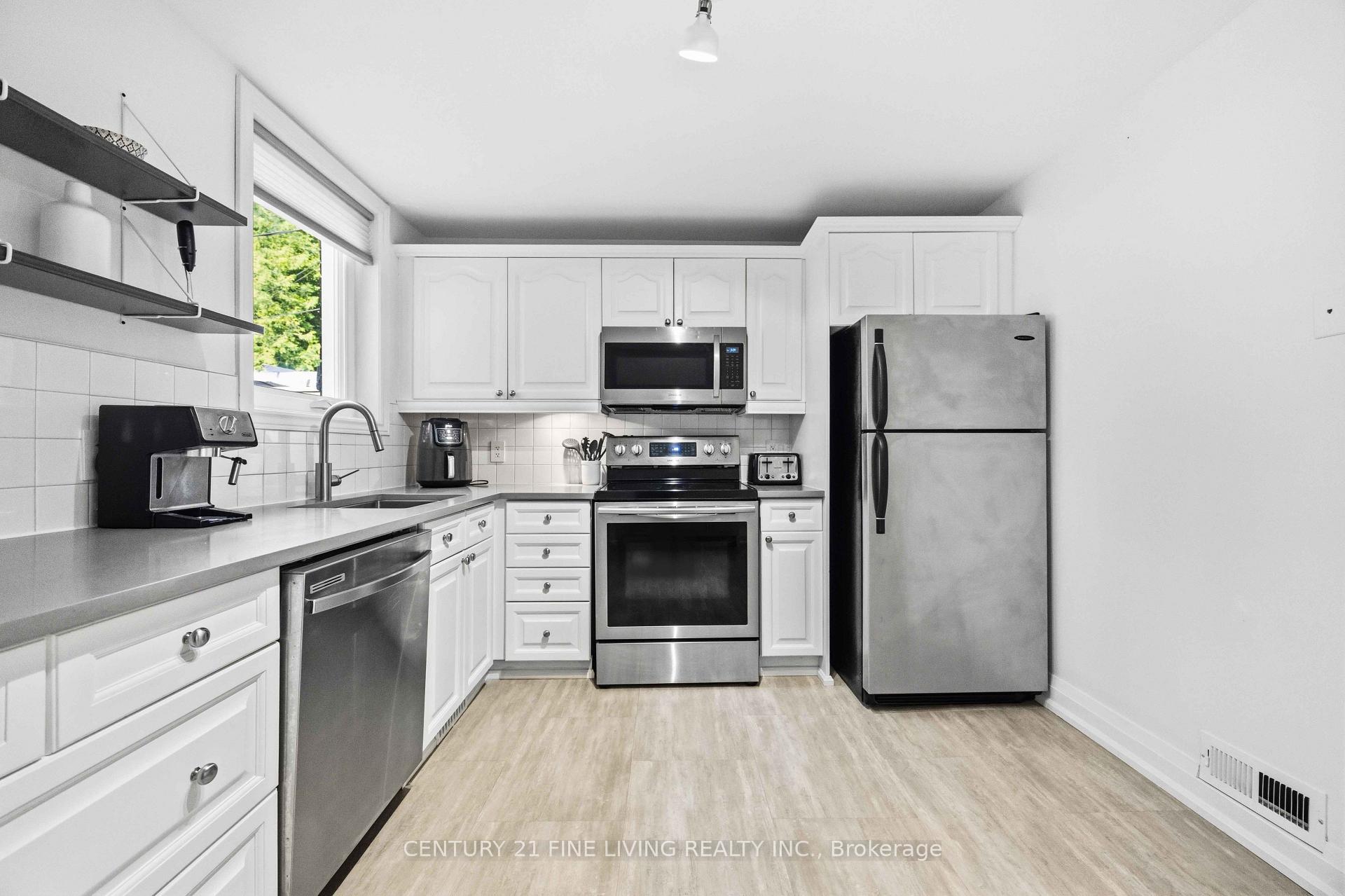 Photo 16 of 294 Gainsborough Road, Toronto, Woodbine Corridor — HOMEH