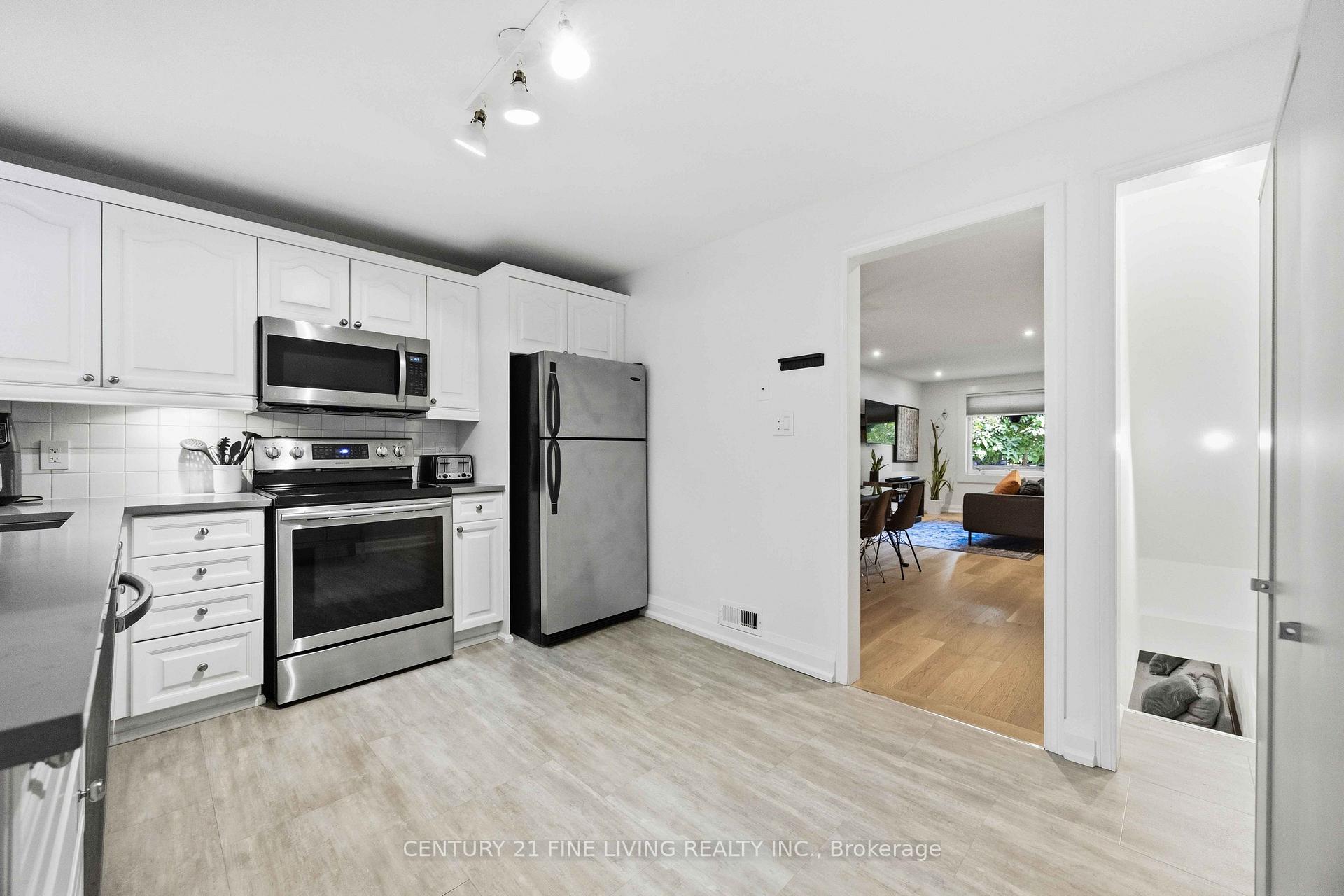 Photo 17 of 294 Gainsborough Road, Toronto, Woodbine Corridor — HOMEH