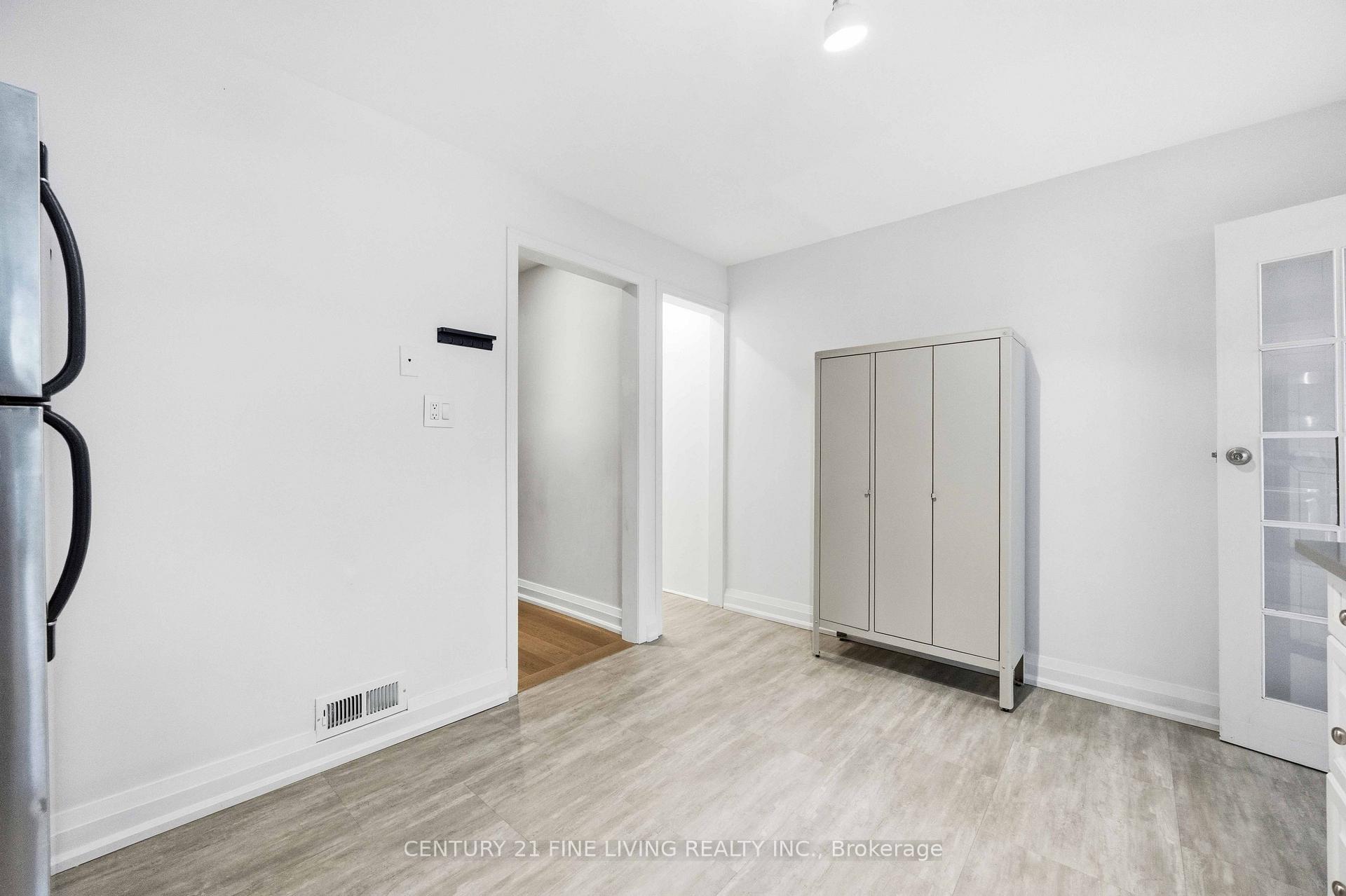 Photo 20 of 294 Gainsborough Road, Toronto, Woodbine Corridor — HOMEH