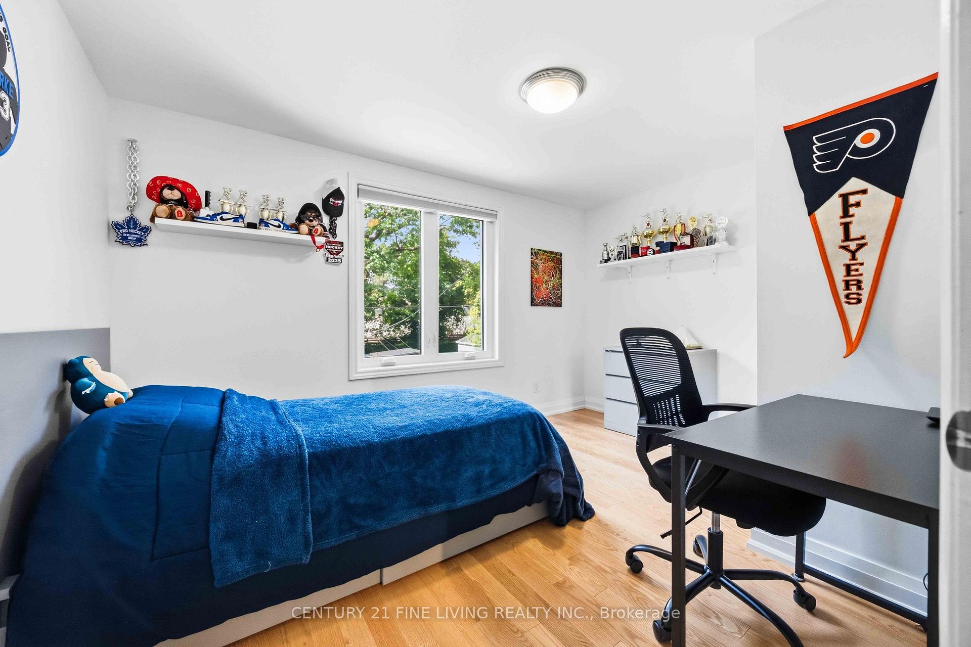 Photo 27 of 294 Gainsborough Road, Toronto, Woodbine Corridor — HOMEH