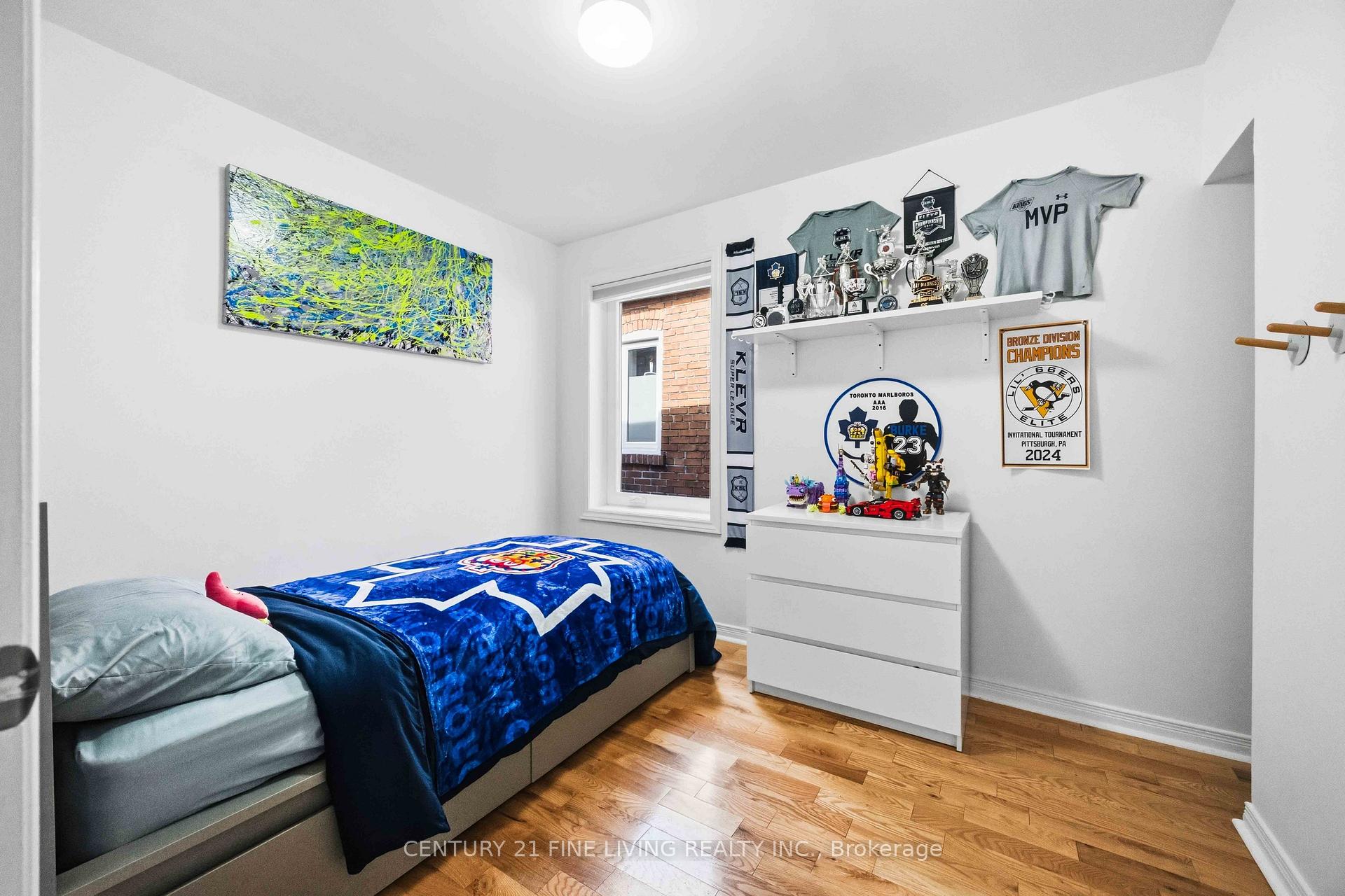 Photo 29 of 294 Gainsborough Road, Toronto, Woodbine Corridor — HOMEH