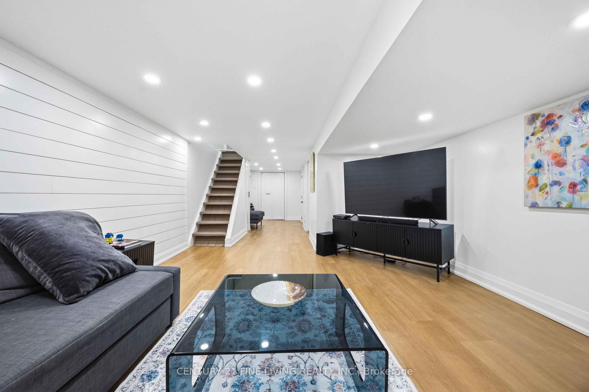 Photo 36 of 294 Gainsborough Road, Toronto, Woodbine Corridor — HOMEH