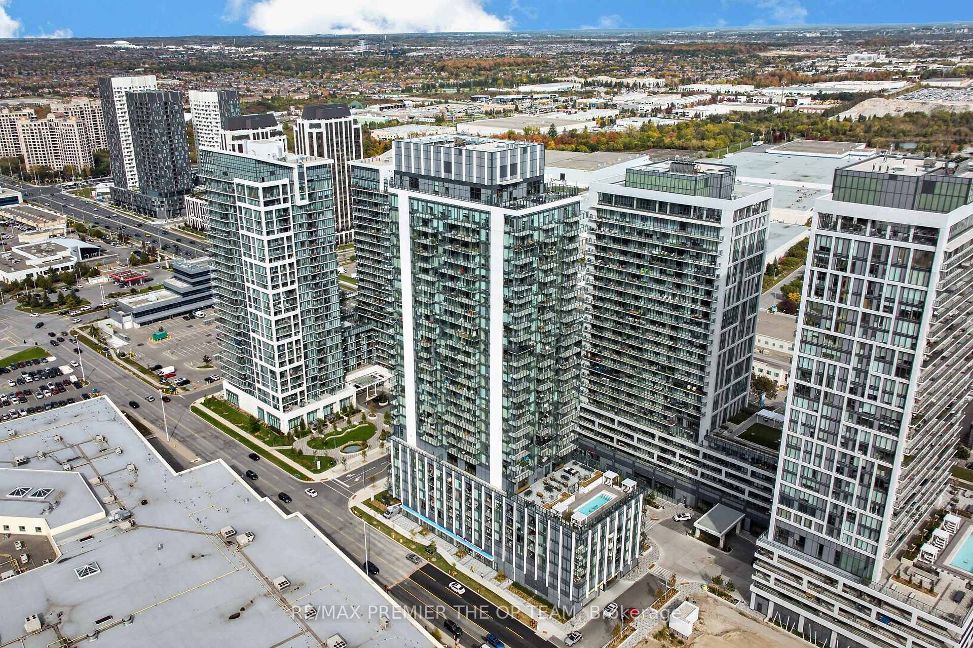 Photo 3 of Unit 1804, 27 Korda Gate, Vaughan, Vellore Village — HOMEH