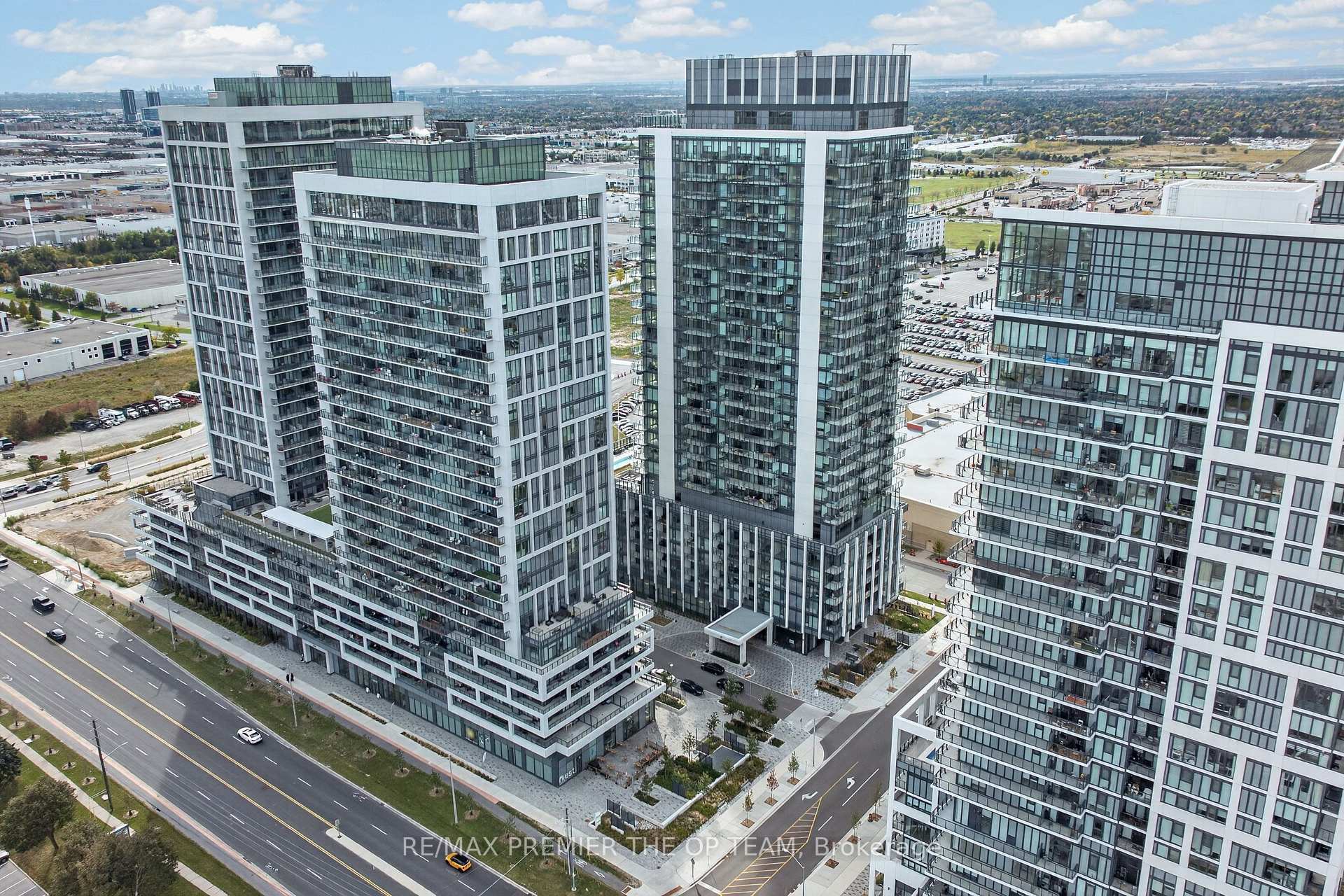 Photo 4 of Unit 1804, 27 Korda Gate, Vaughan, Vellore Village — HOMEH