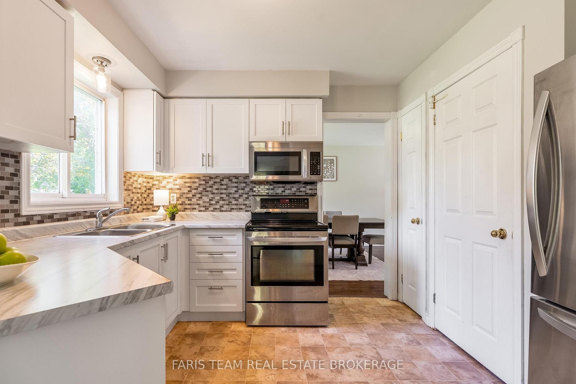 Photo 4 of 56 Procee Circle, Oro-Medonte, Craighurst — HOMEH