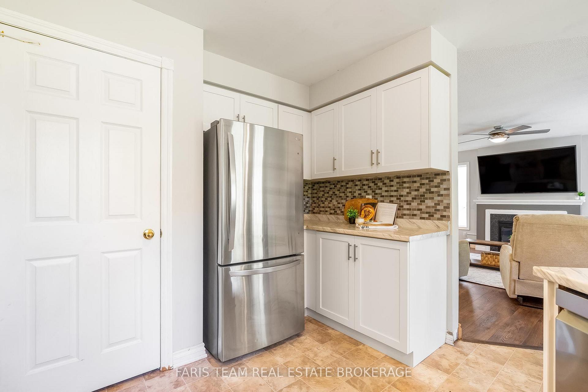 Photo 6 of 56 Procee Circle, Oro-Medonte, Craighurst — HOMEH